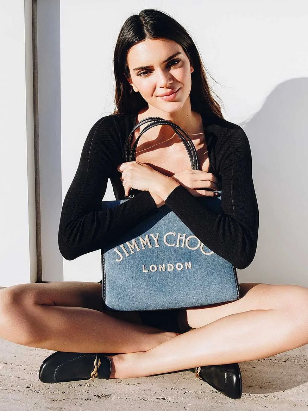 Kendall Jenner Choo Sring 2023 Photo • CelebMafia