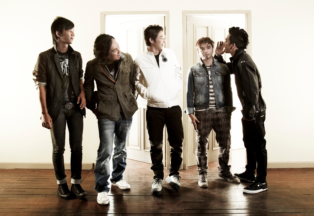 Detail Wallpaper Ungu Band Koleksi Nomer 19