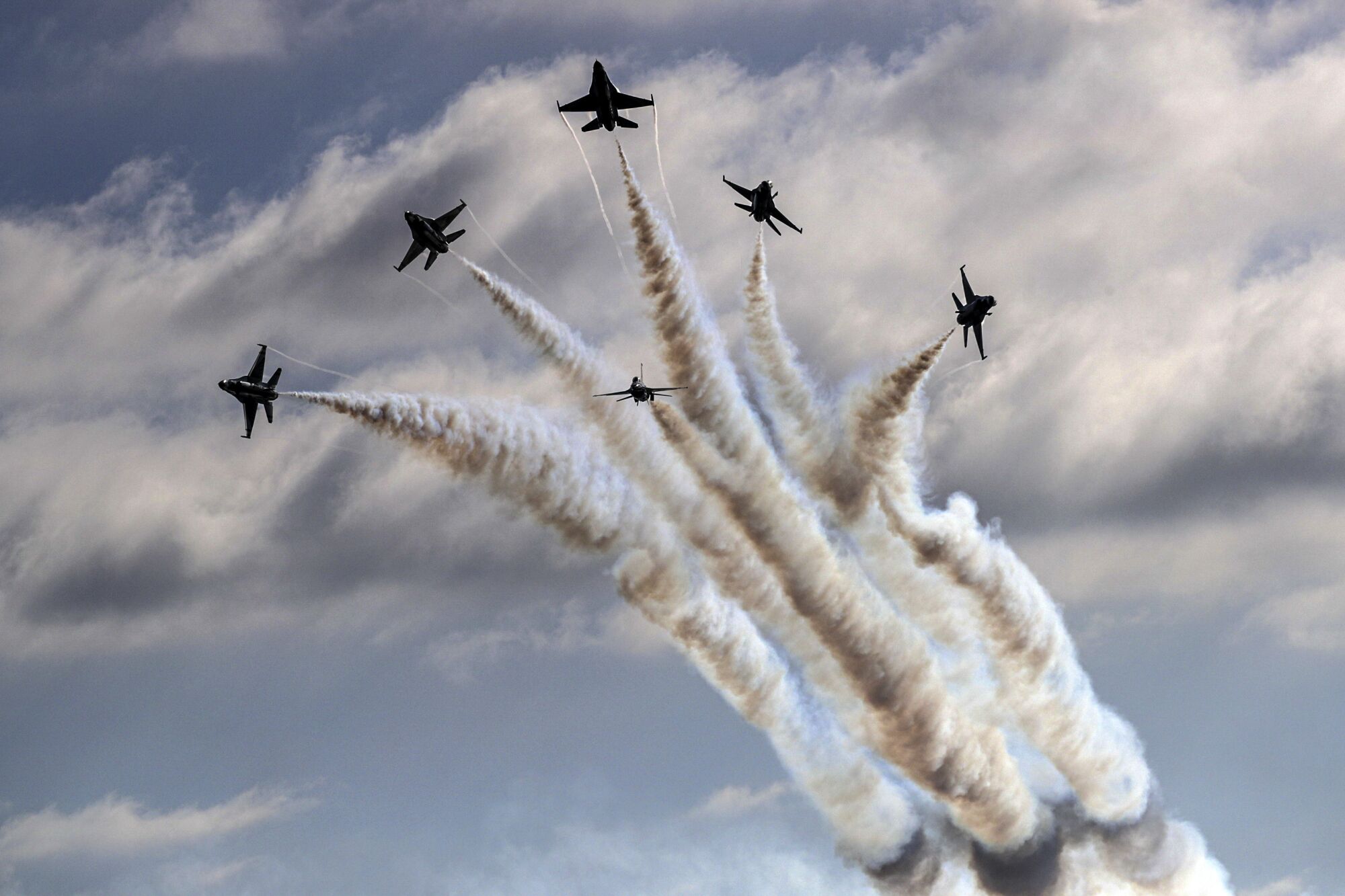 Photos: Pacific Airshow goes high and mighty over Huntington Beach Angeles Times