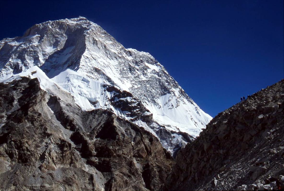 Makalu, West Pillar, Photo, Diagrams & Topos