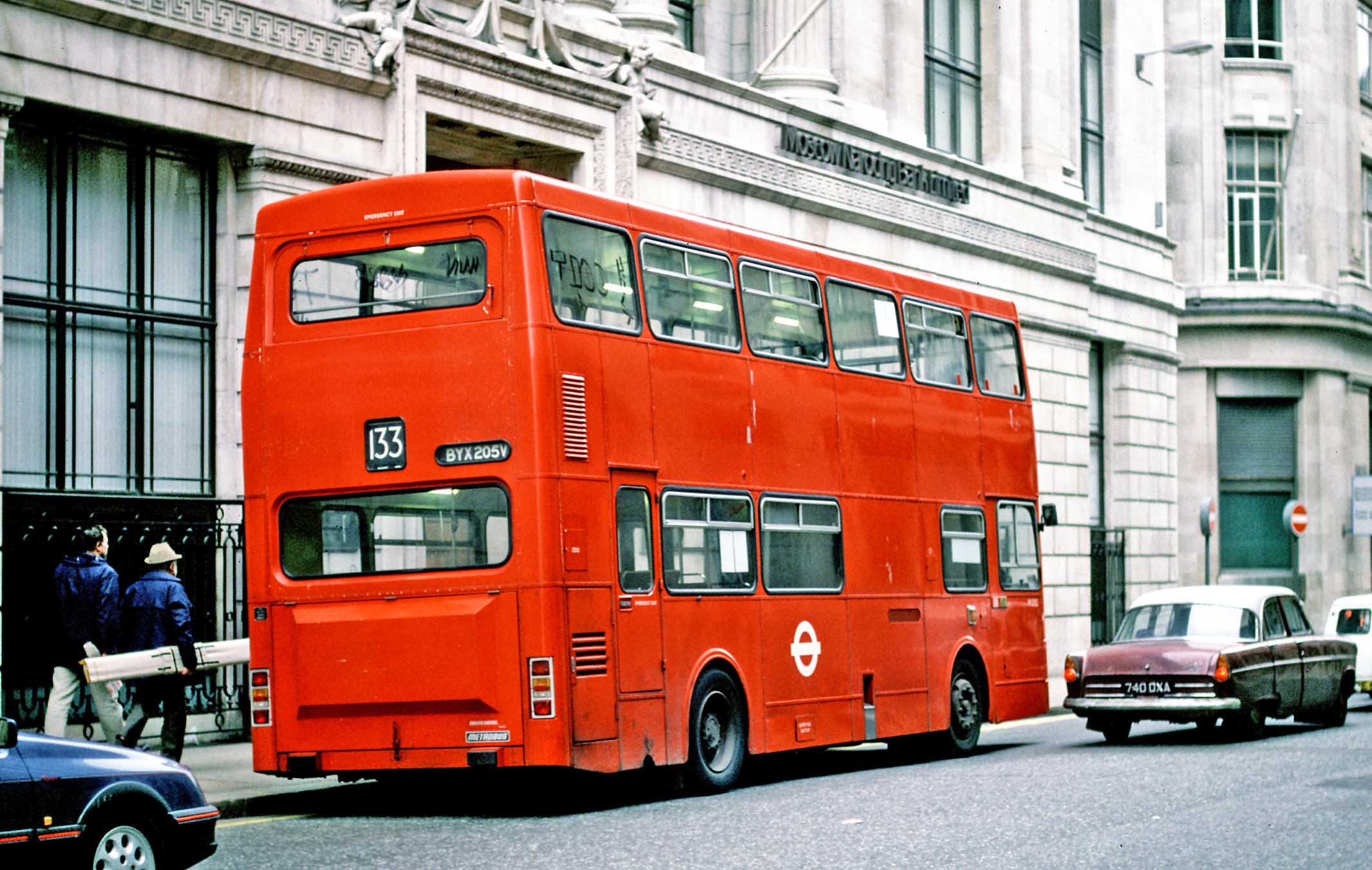 Wallpaper, M, metropolitan area, land vehicle, mode of transport, public transport, metrobus, londontransport, mcw, magirusdeutz, stockwellgarage, route133, aircooledengine, kingwillianstreet, double decker bus 2131x1352 - Wallpaper
