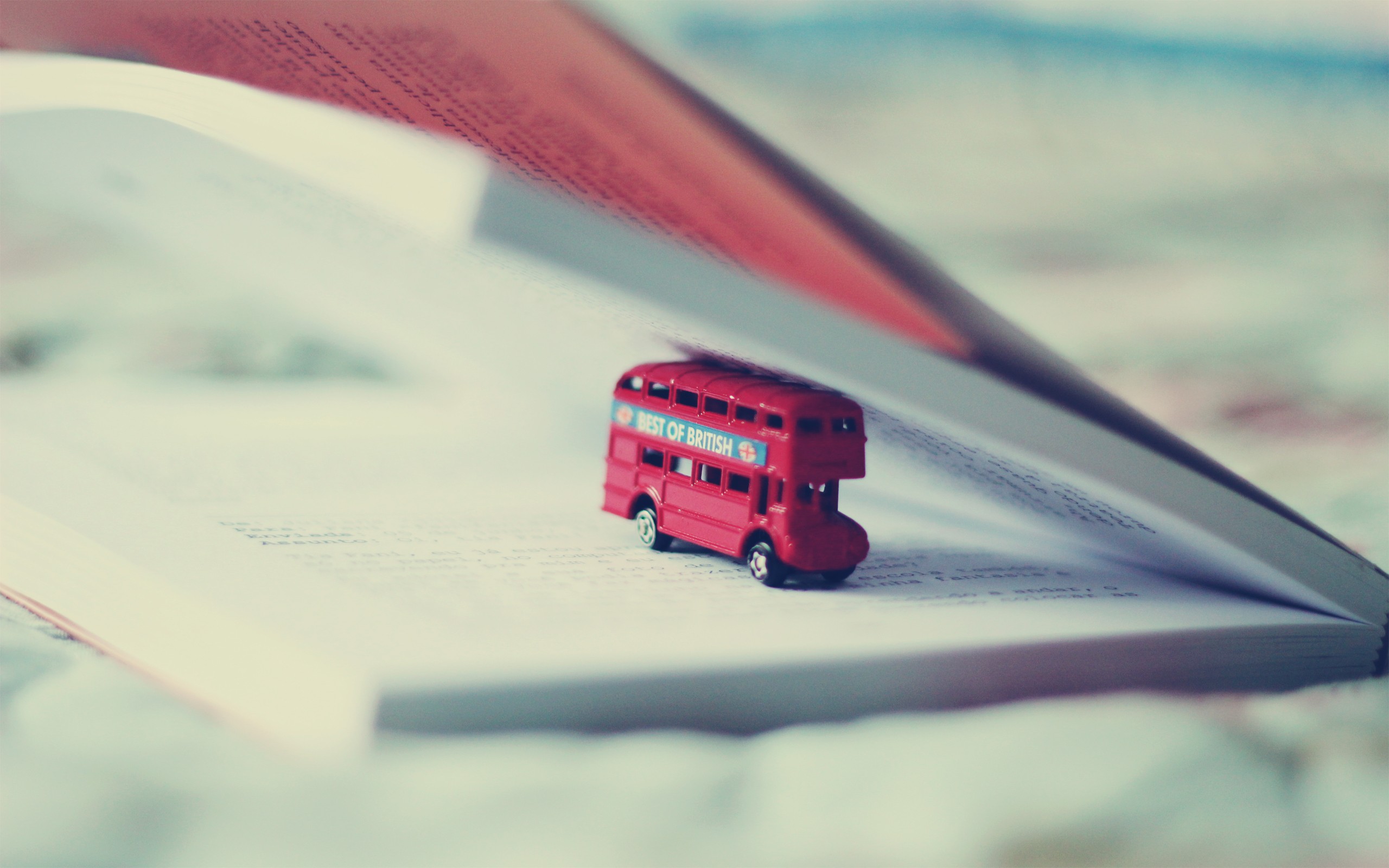 minimalistic, London, Books, Bus, Objects, Double decker, Bus Wallpaper HD / Desktop and Mobile Background