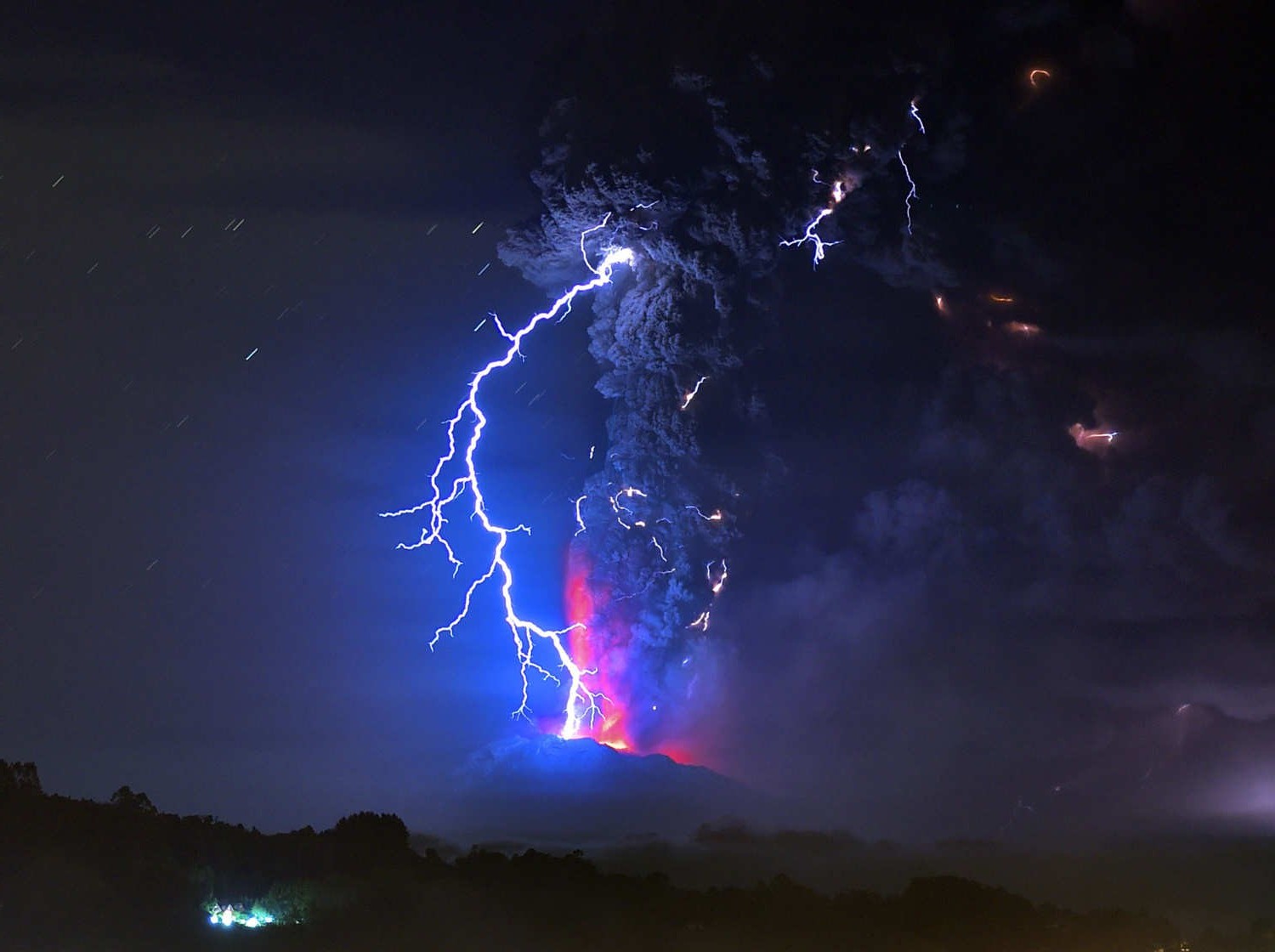 volcano, Lightning, Nature Wallpaper HD / Desktop and Mobile Background