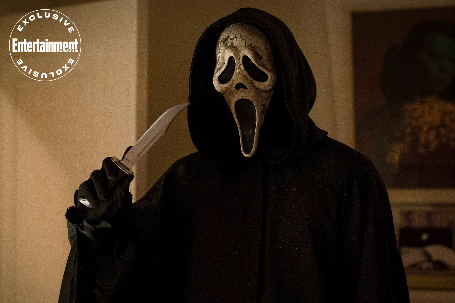 See new Ghostface mask in Scream 6 photo