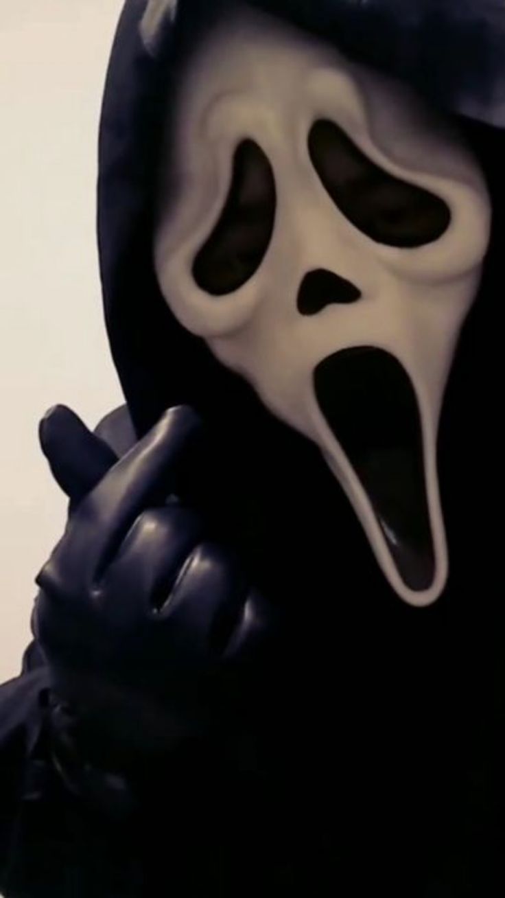 ghostface cosplay heart cute. Ghostface, Ghost faces, Face aesthetic