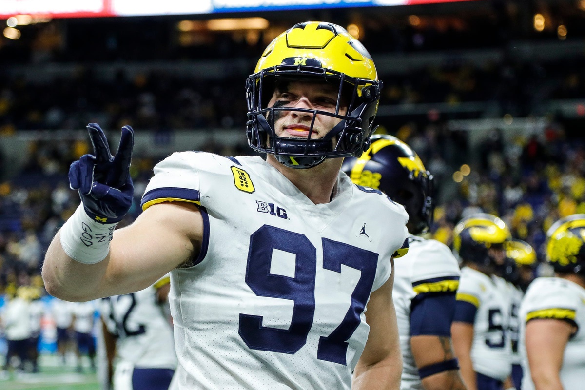 Detroit Lions draft Aidan Hutchinson second overall in 2022 NFL Draft