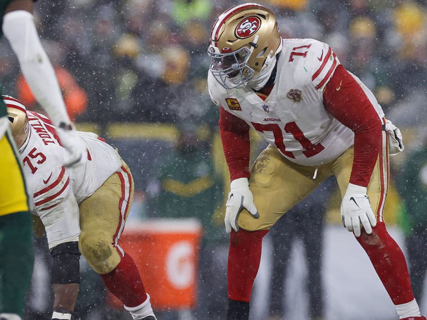 49ers News: Trent Williams robbed