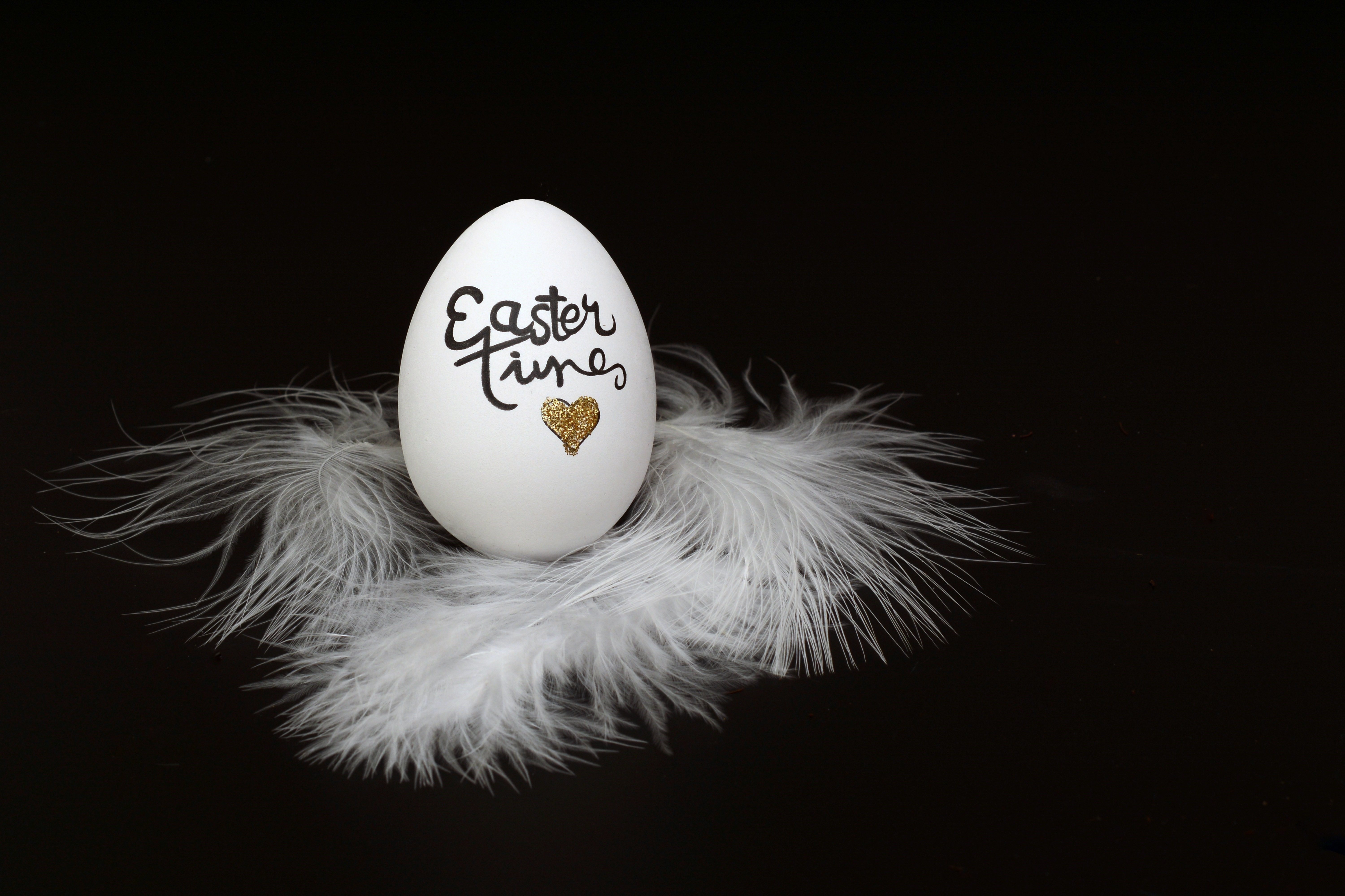 4K, 5K, 6K, Feathers, Easter, Black background, Eggs, Word, English Gallery HD Wallpaper