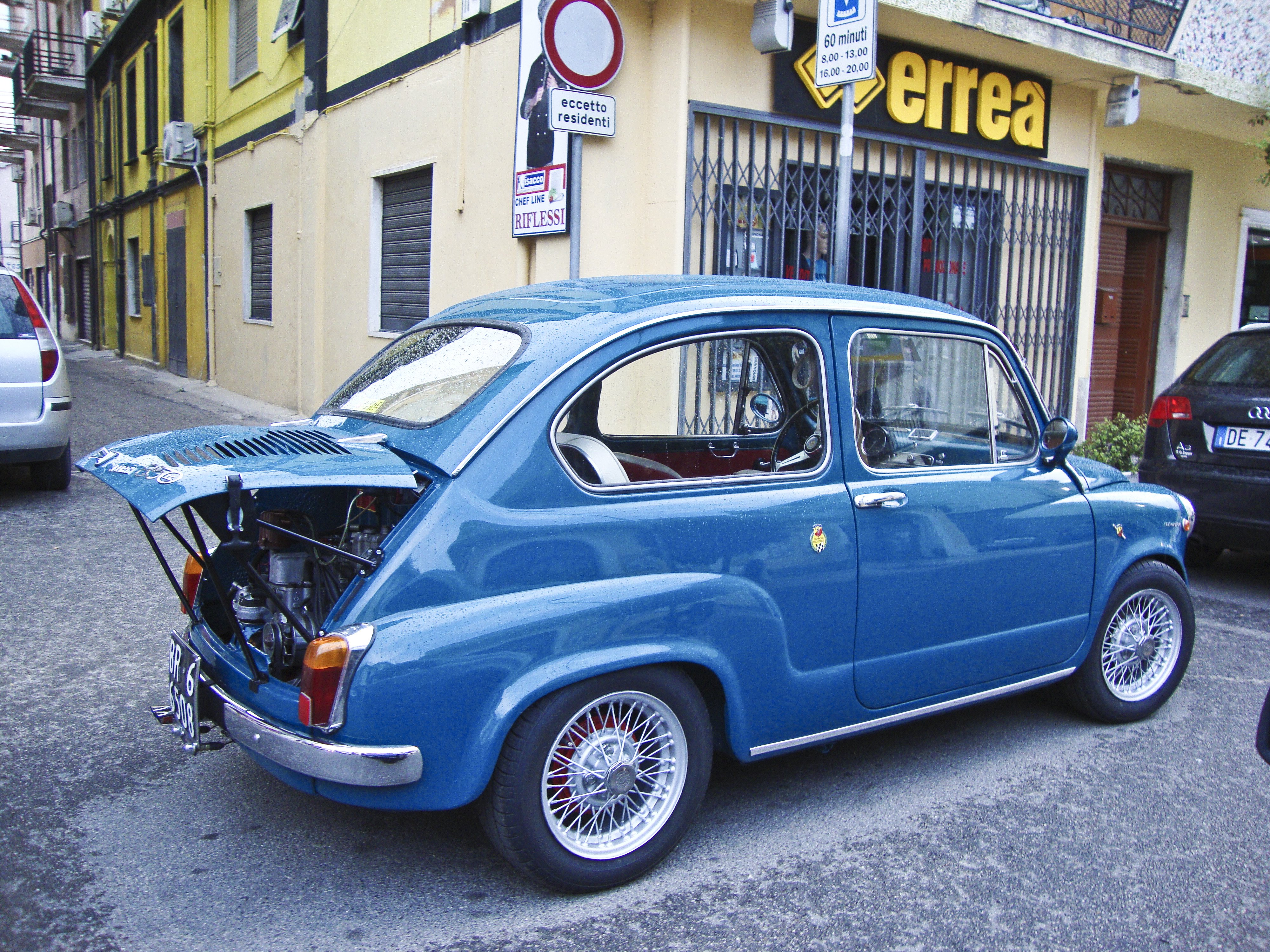 Cars classic Fiat 600 Italia italie wallpaperx3000