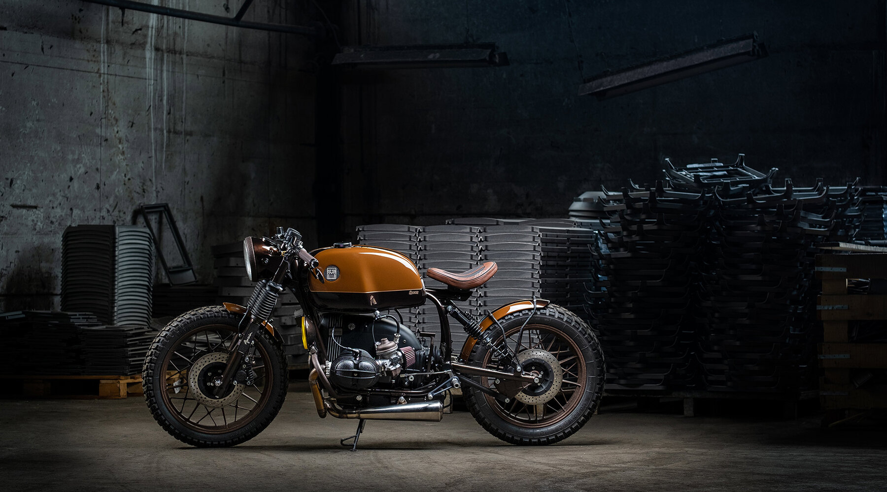 bronze beauty: incerum toti is an asymmetrical 1983 BMW R100 motorbike