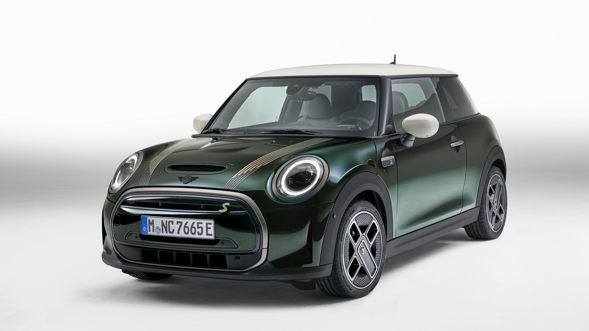 2023 Mini Cooper SE Holds The Line On $30,750 Price And 114 Mile Range