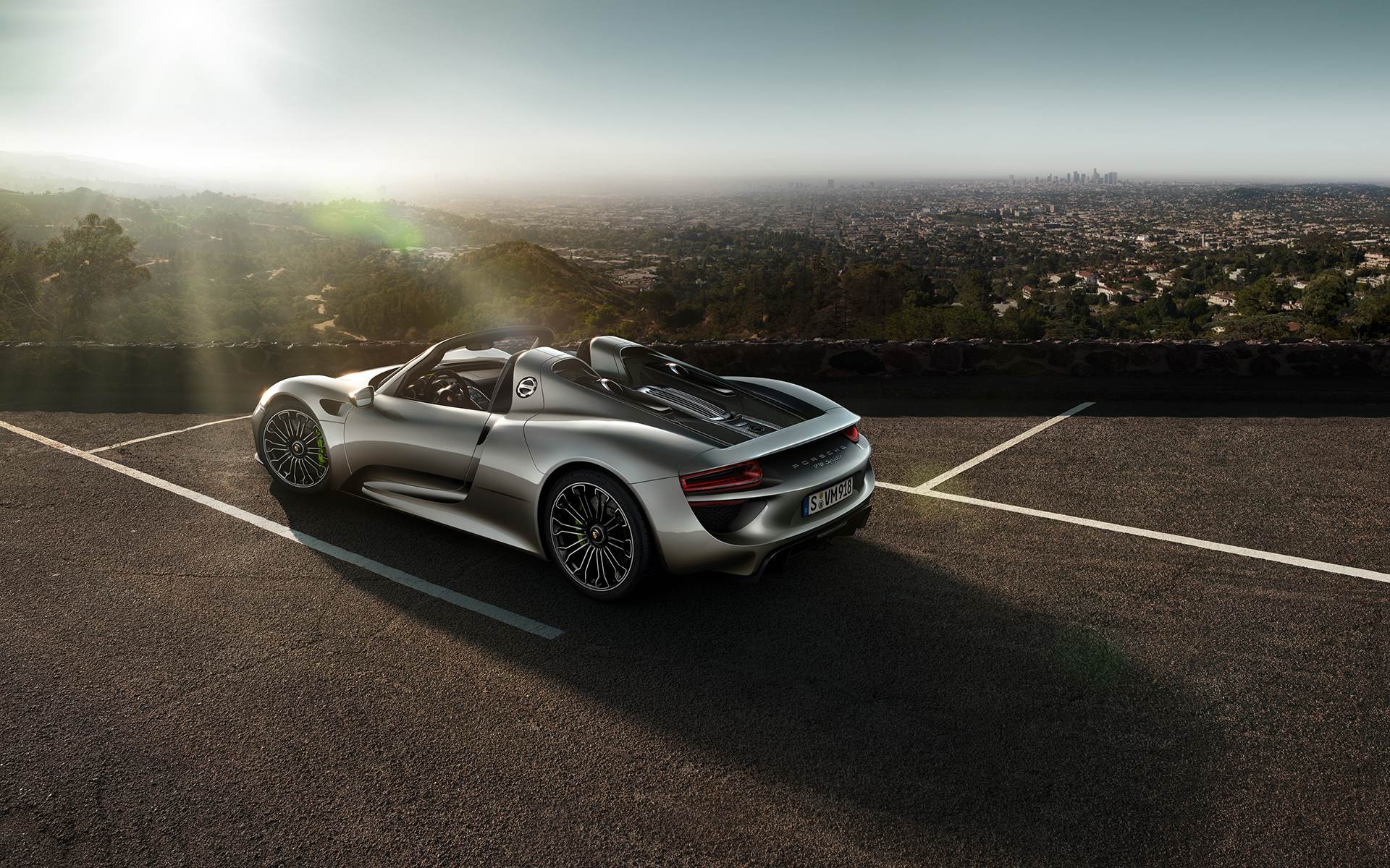 The Porsche 918 Spyder Celebrates its World Debut at the IAA 2013