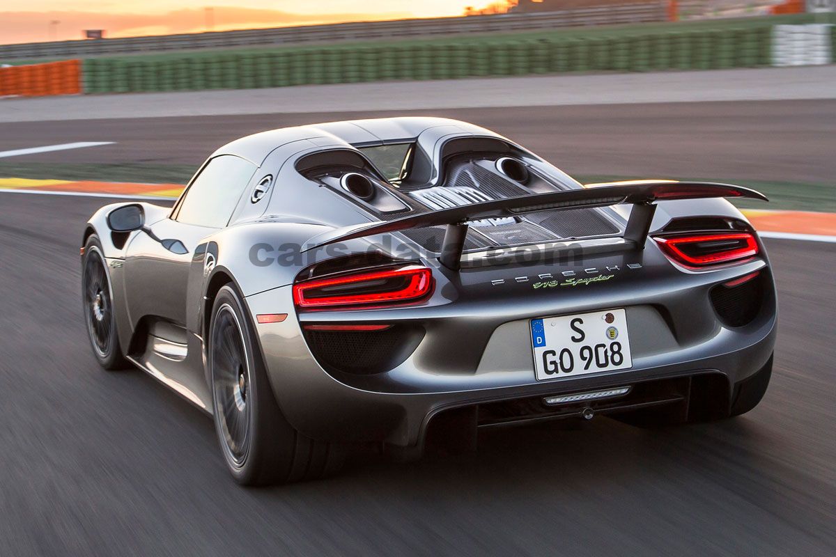 Porsche 918 Spyder image (17 of 36)