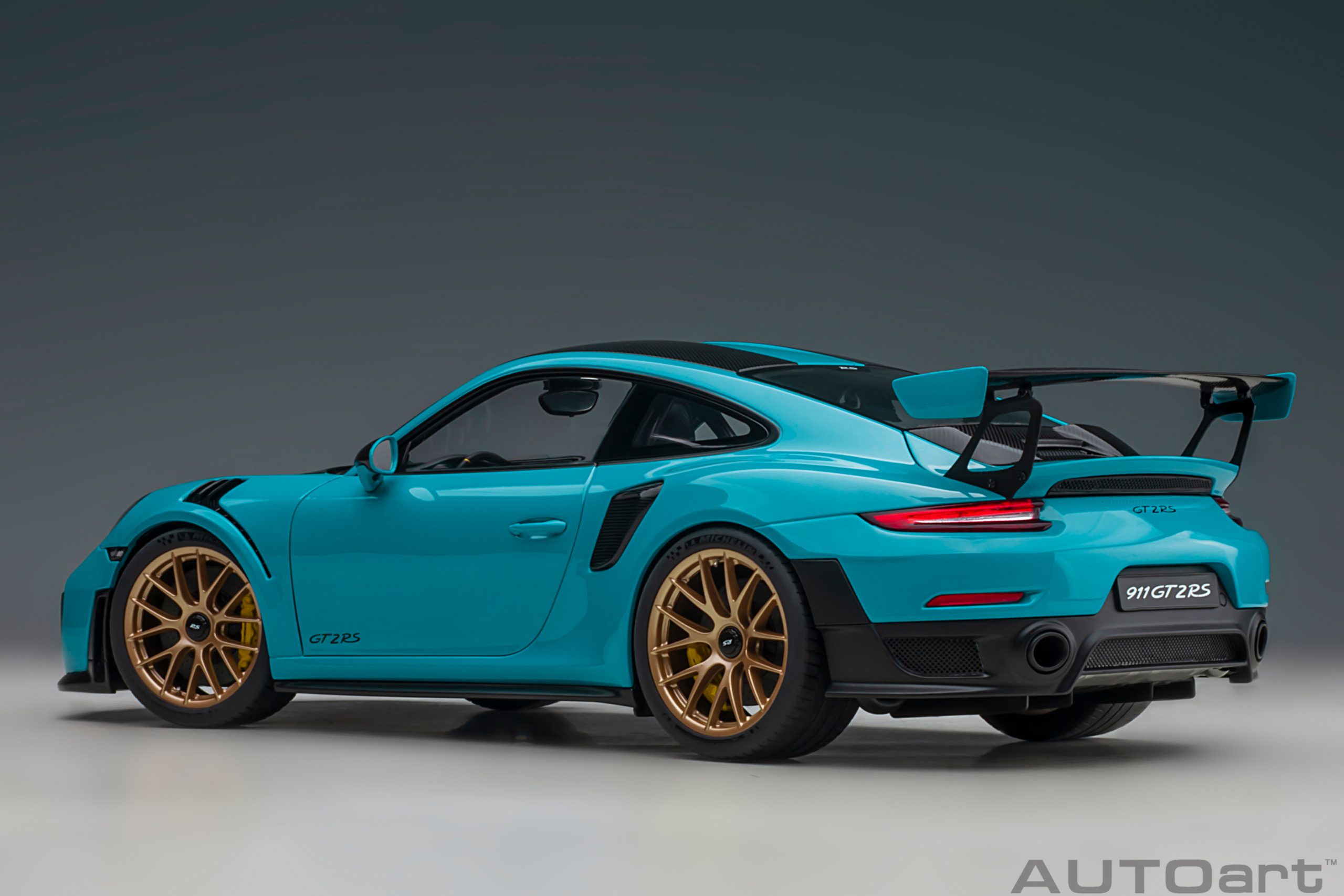 Porsche 911 (991.2) GT2 RS Weissach Package (Miami Blue)