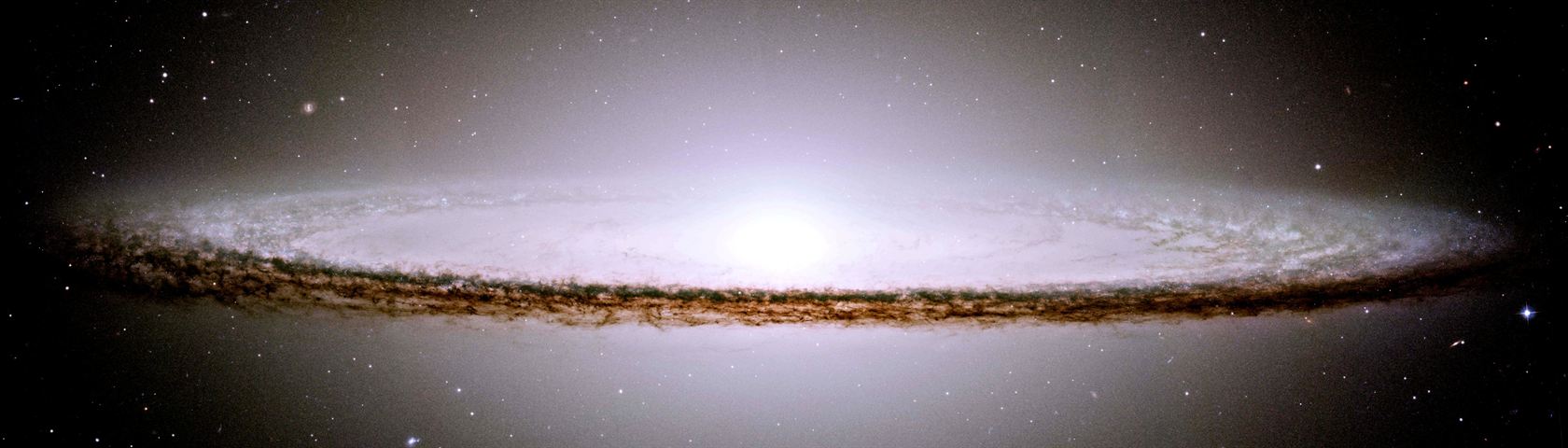 Sombrero Galaxy • Image • WallpaperFusion by Binary Fortress Software