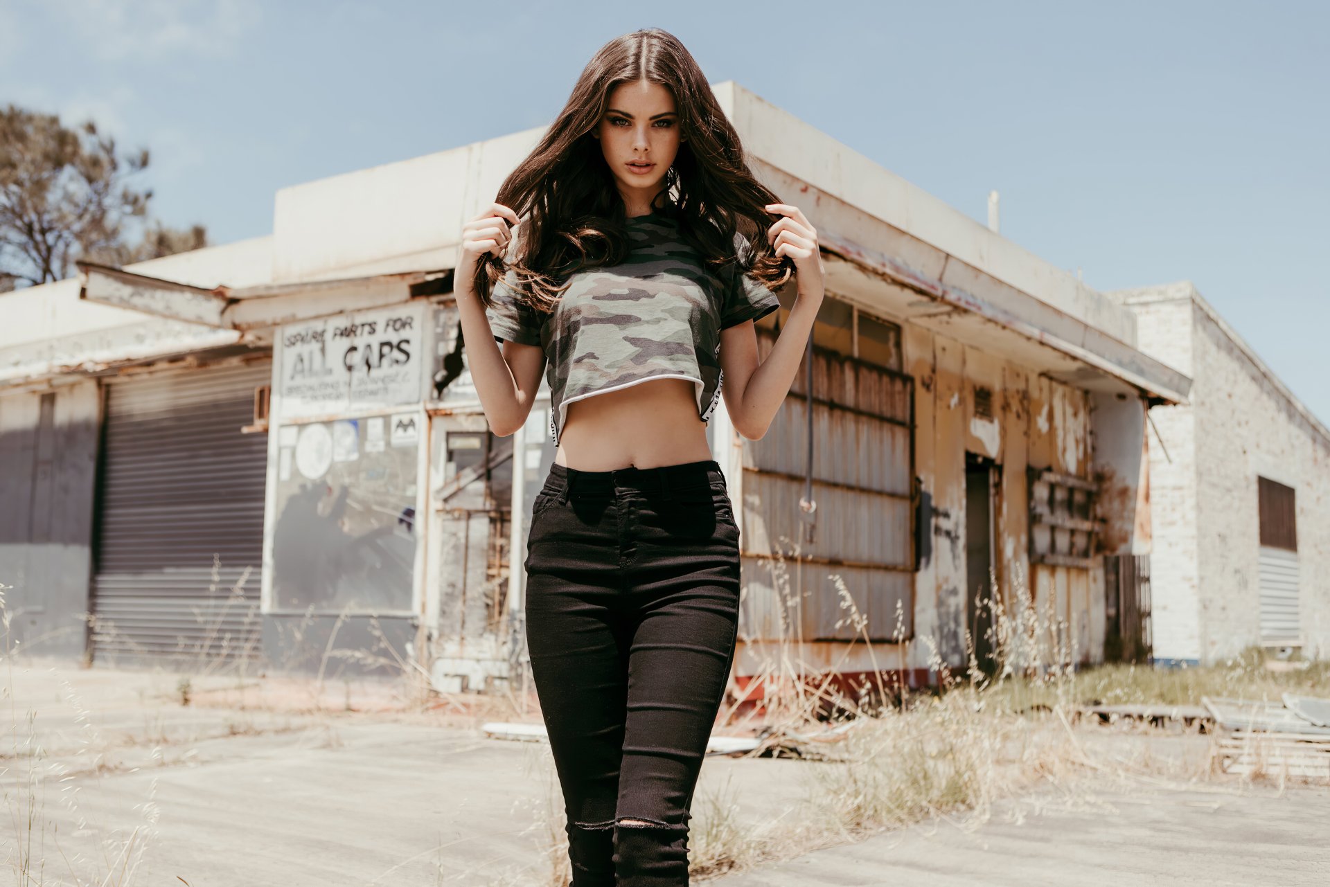4K Meika Woollard Wallpaper and Background Image