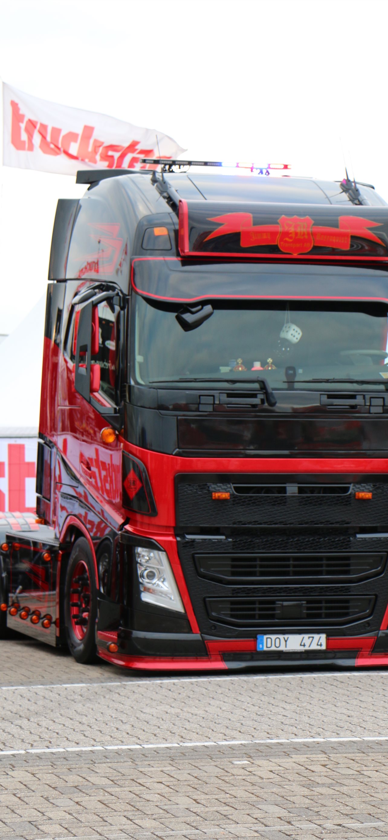 Best Tesla semi truck iPhone HD Wallpaper