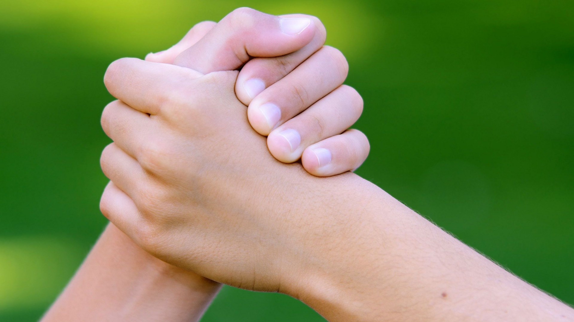 Download wallpaper background, widescreen, Wallpaper, mood, people, hand, blur, protection, boy, hands, help, support, girl, wallpaper, friends, widescreen, section mood in resolution 1920x1080