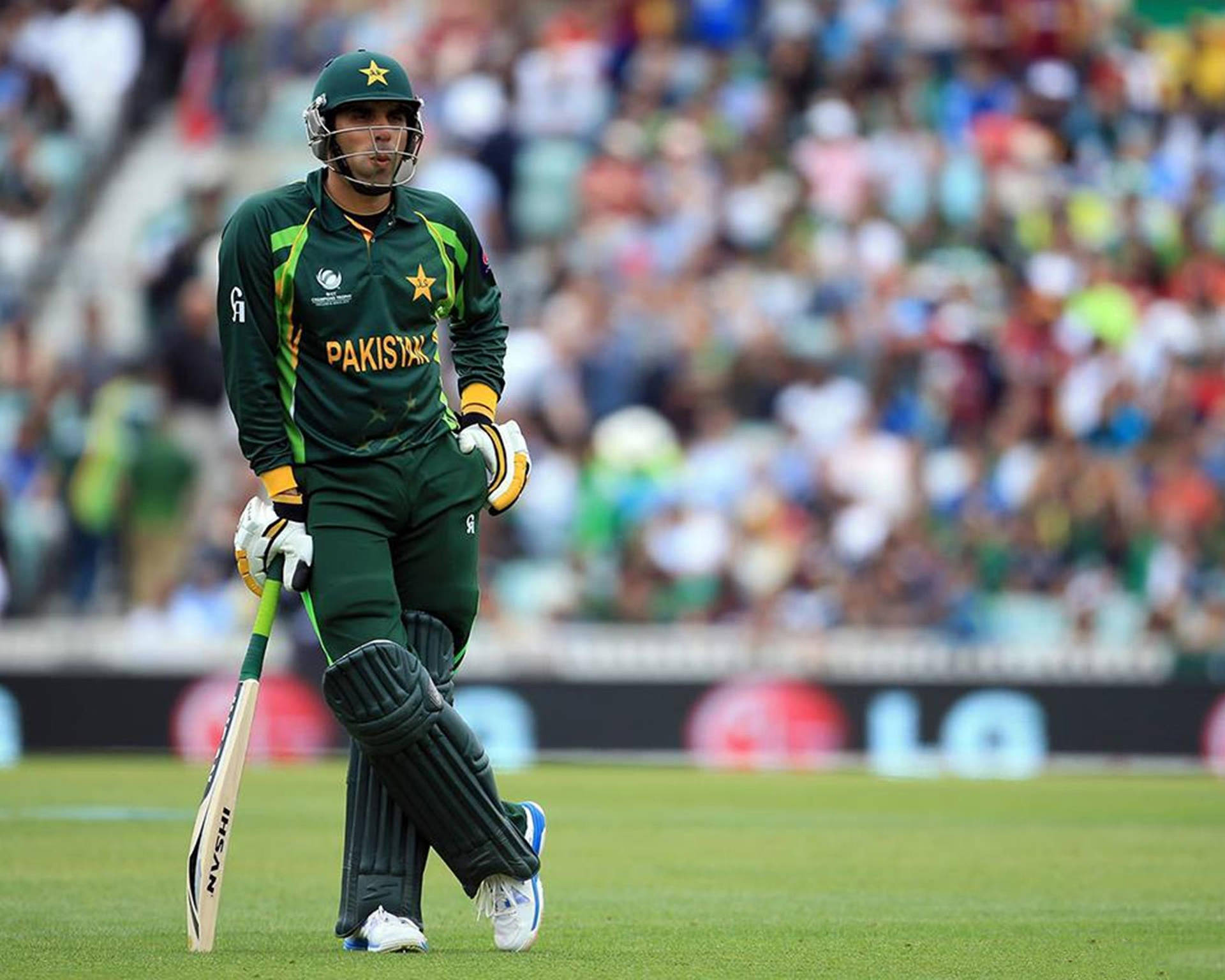 Download Pakistan Cricket Batsman Misbah Ul Haq Wallpaper