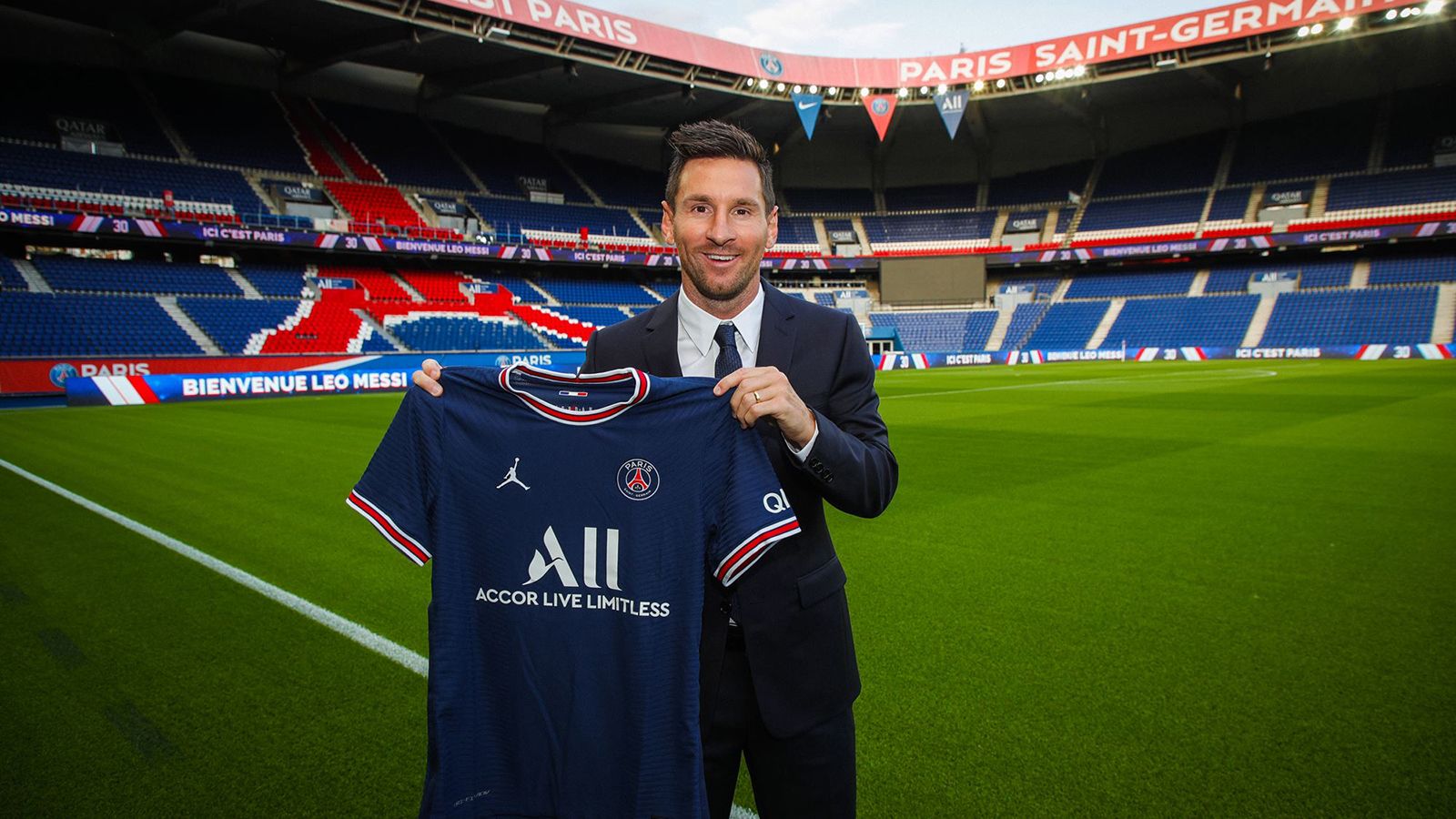Lionel Messi Signs Two Year Contract With Paris Saint Germain