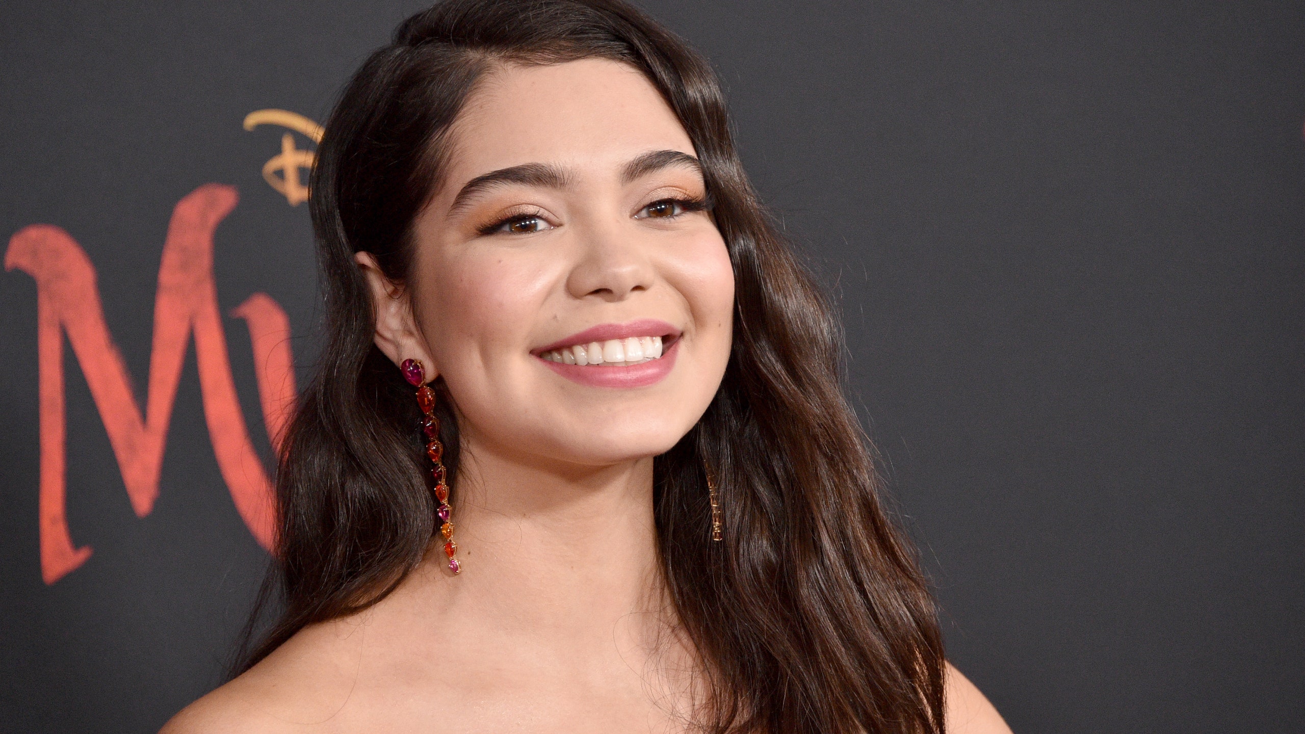Auli’i Cravalho Wallpapers.