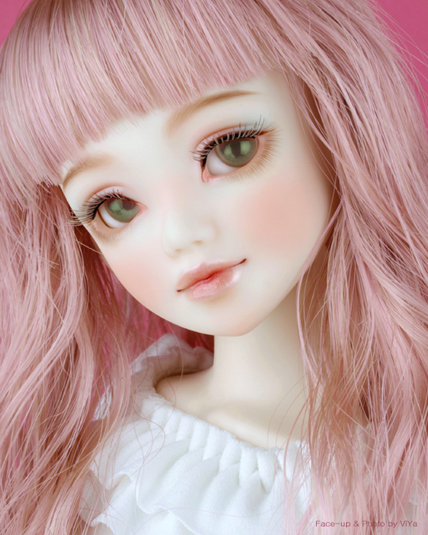 Doll toys long hair girl beauty dress pink cute green eyes wallpaperx1800