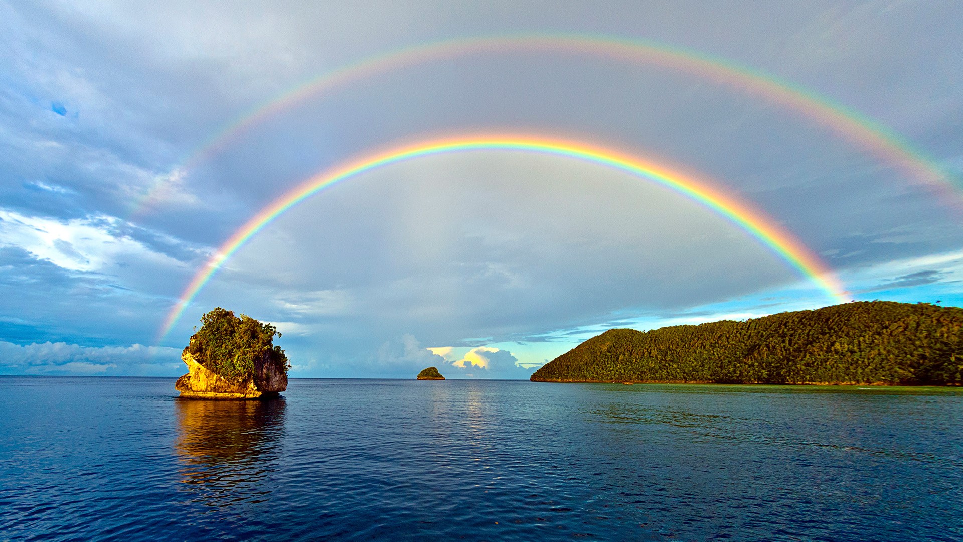 Double rainbow at Misool island, West Papua, New Guinea, Indonesia. Windows 10 Spotlight Image