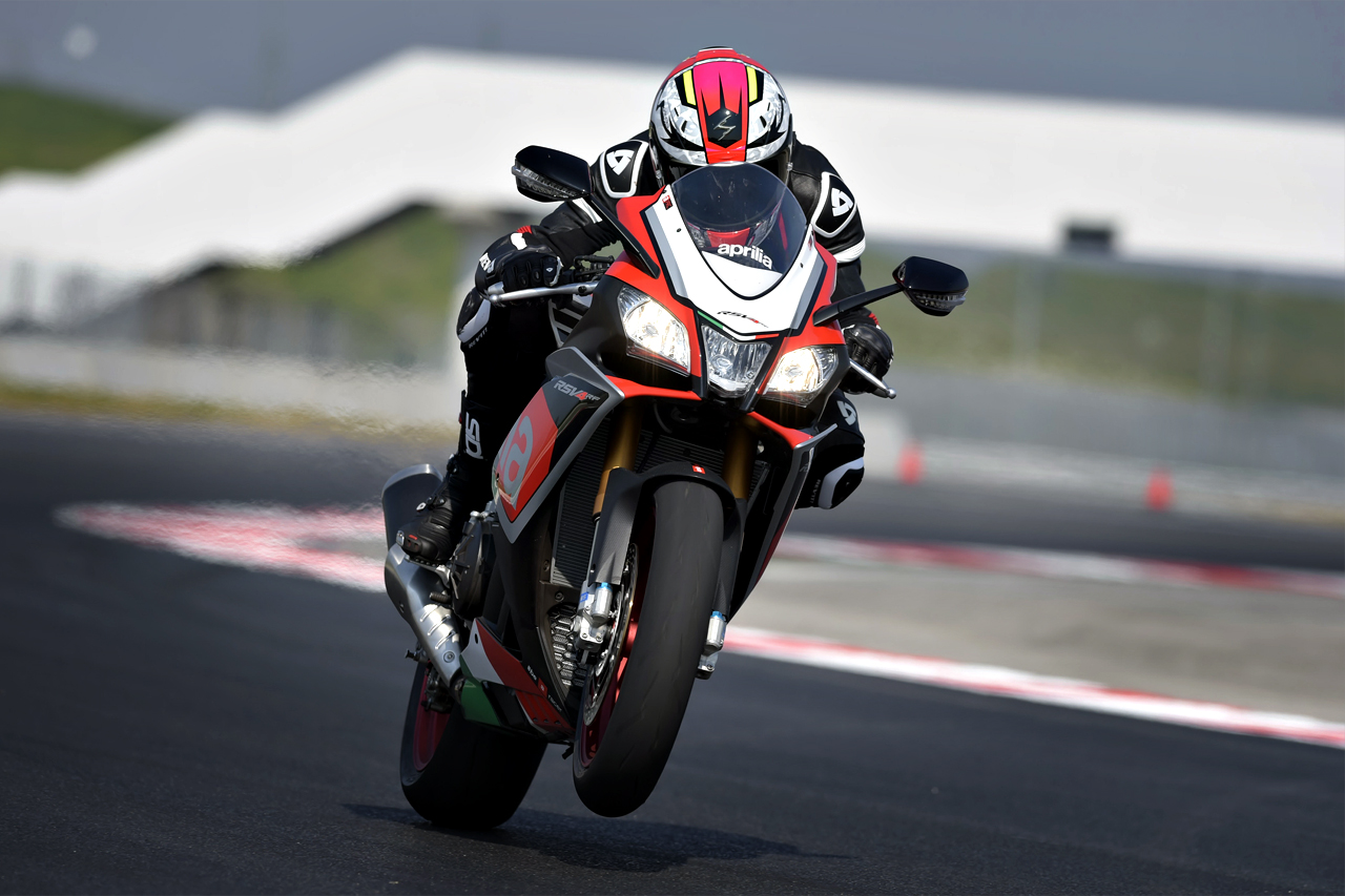 BIKES: Aprilia RSV4 RF and Aprilia Tuono V4 1100 launched, priced from RM118,800