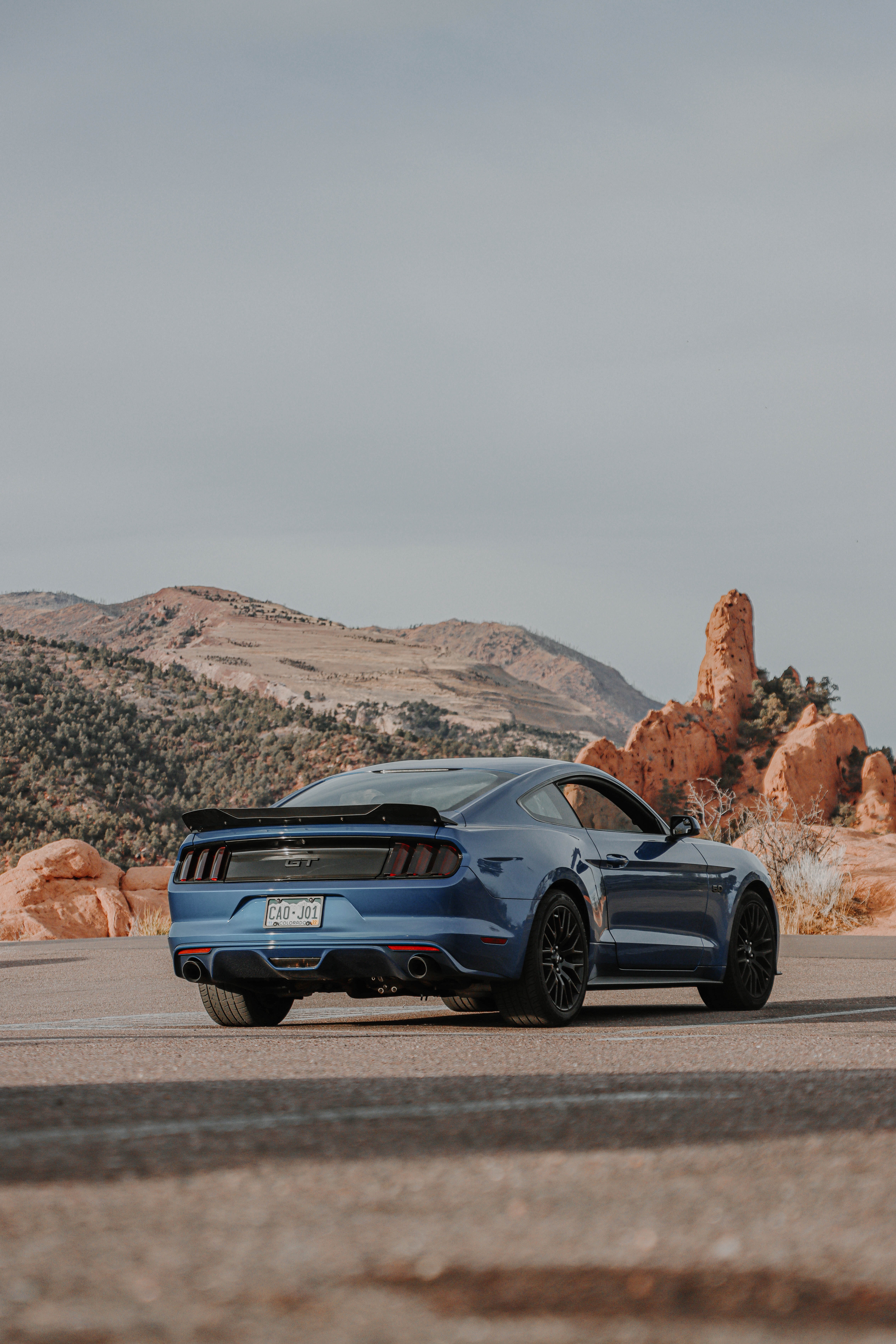 Mustang GT 2023 Deep Impact Blue trompée