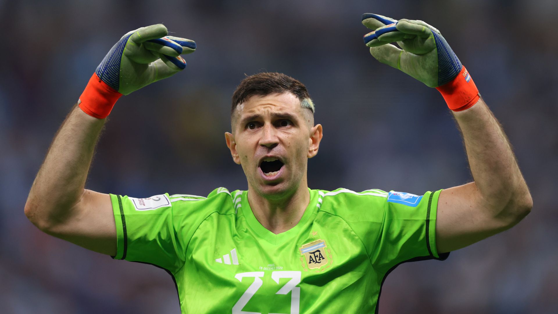 Watch Sports Clip: El emotivo gesto de Dibu Martínez con niños con cáncer