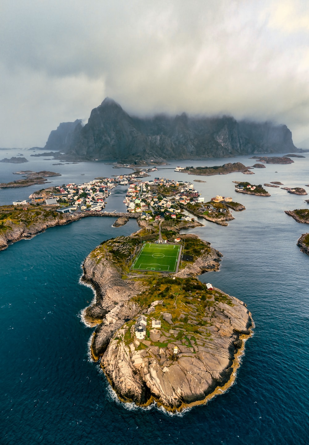 Free Henningsvær Image