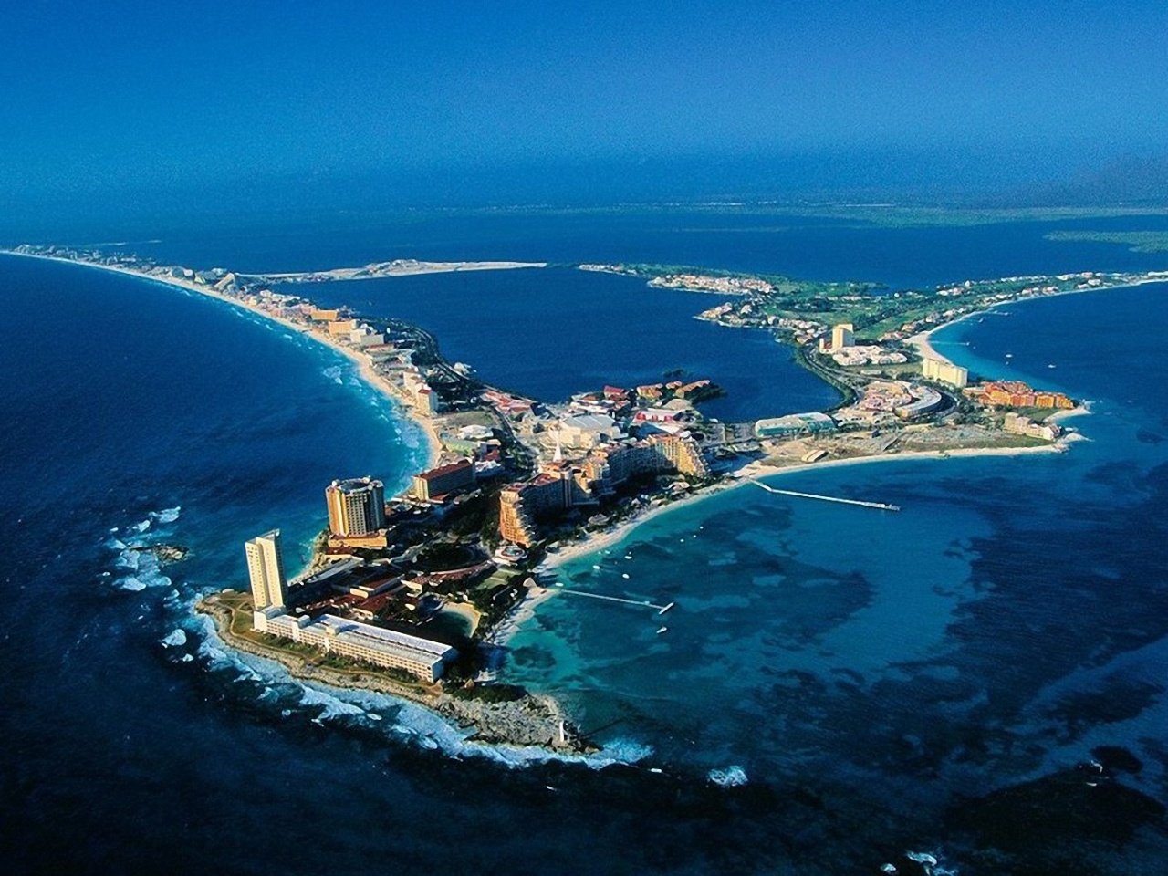 Cancun Island desktop PC and Mac wallpaper