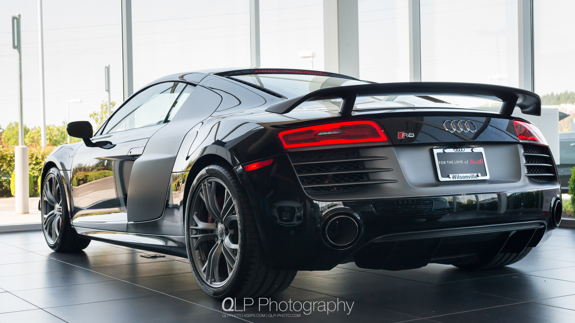 Mythos Black Audi R8 competition Phone and Desktop Wallpaper