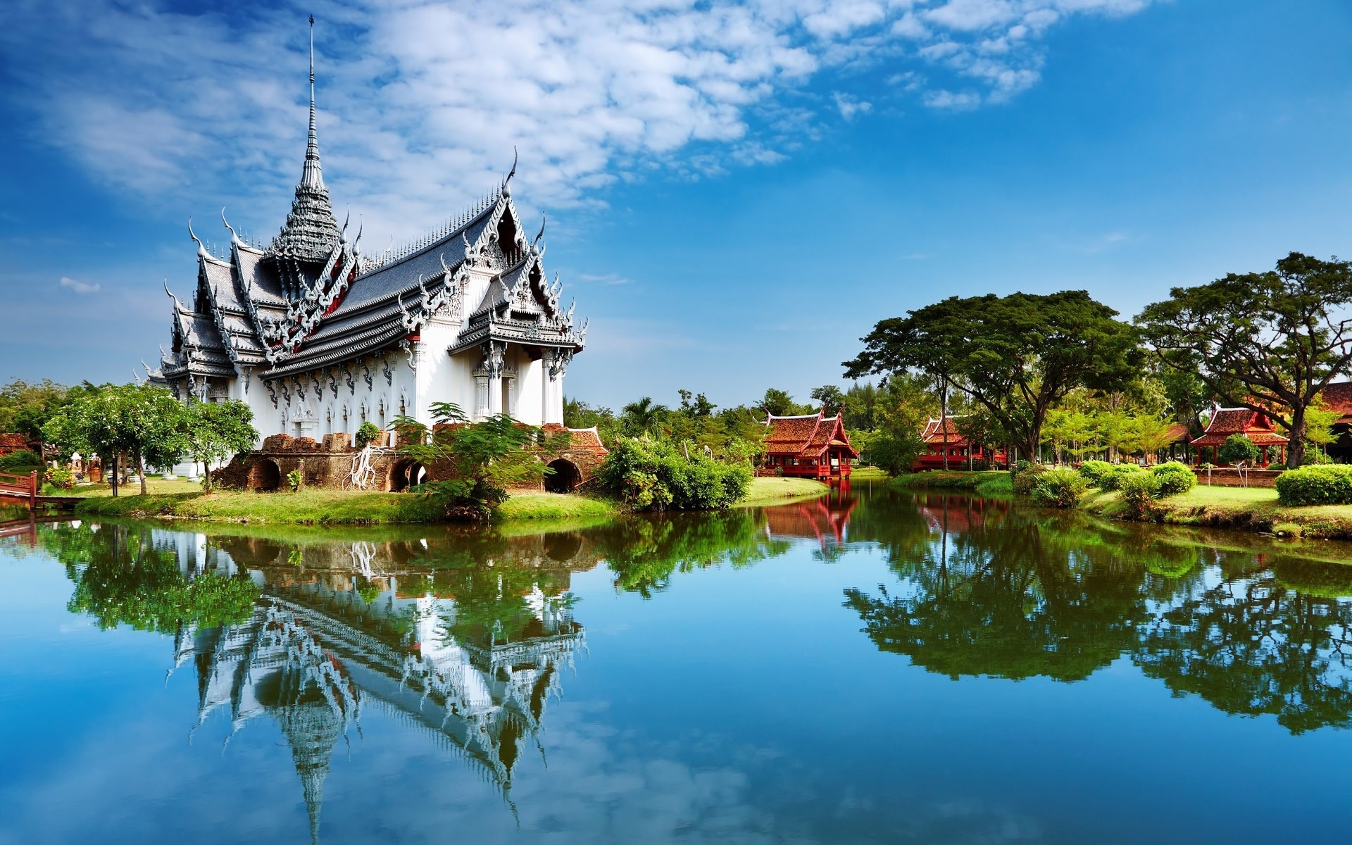 Temple Scenic & Lake Thailand wallpaper. Temple Scenic & Lake Thailand