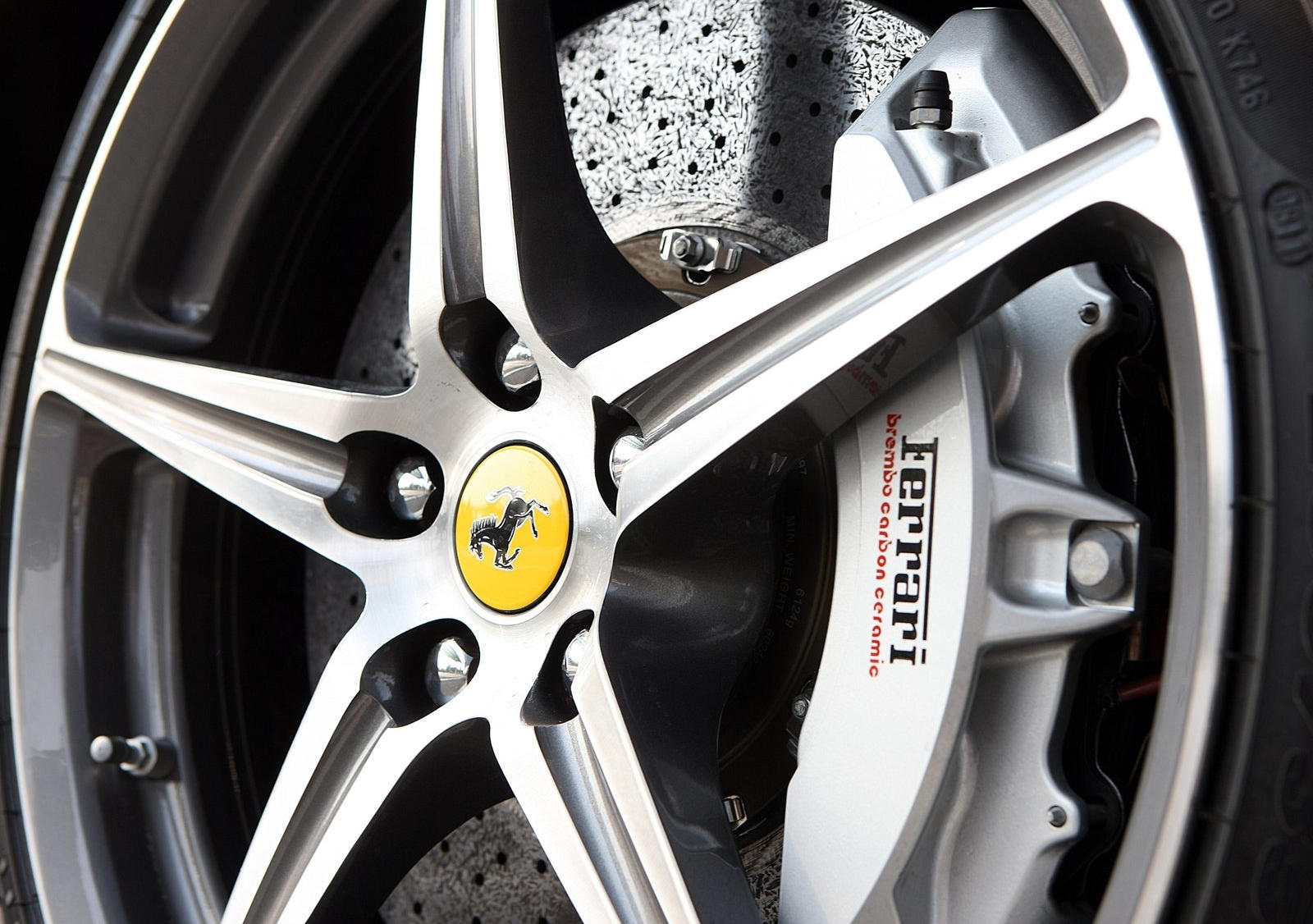 Ferrari Wheel Wallpapers - Wallpaper Cave