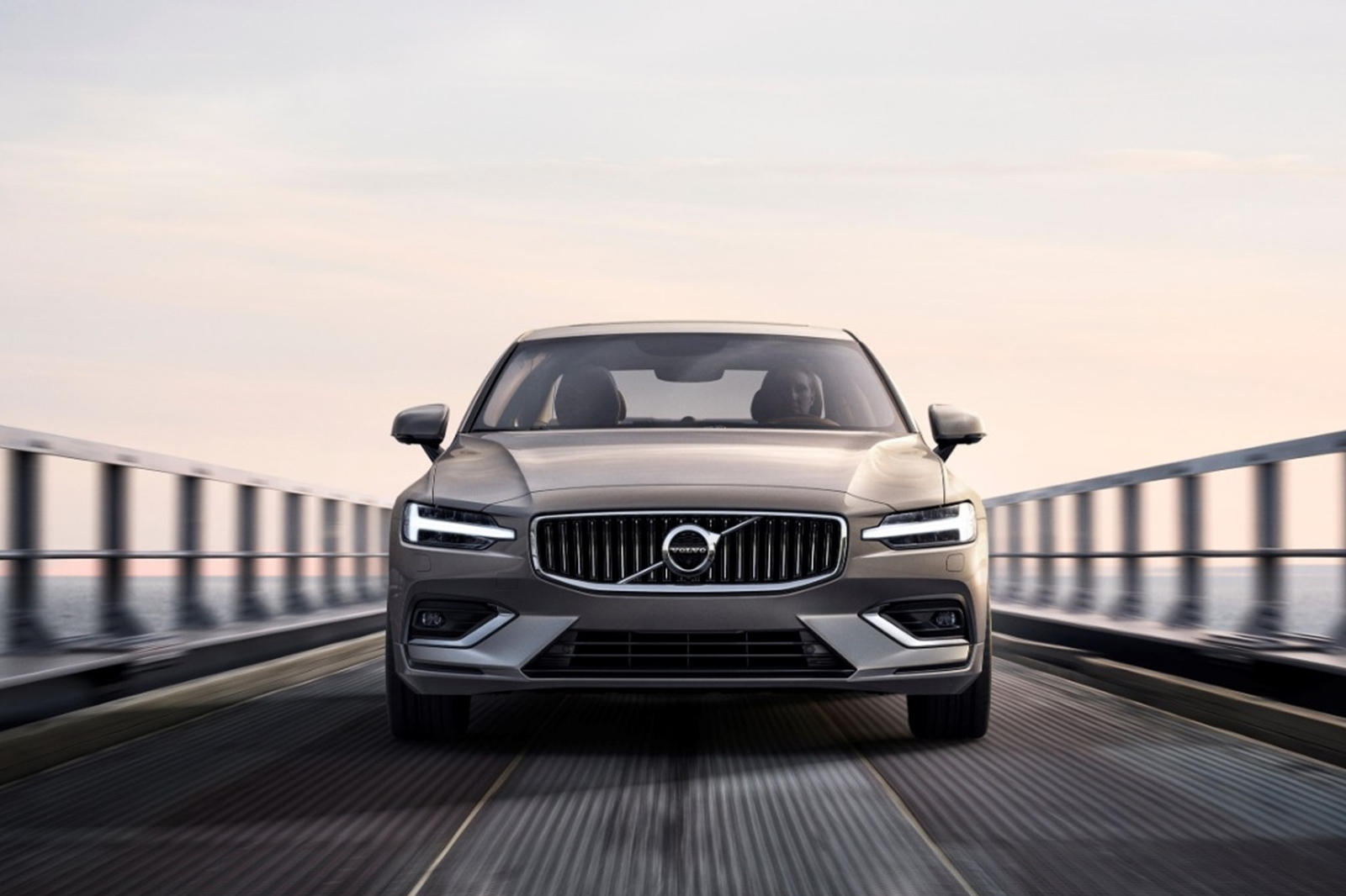 2023 Volvo S60 Exterior Photo