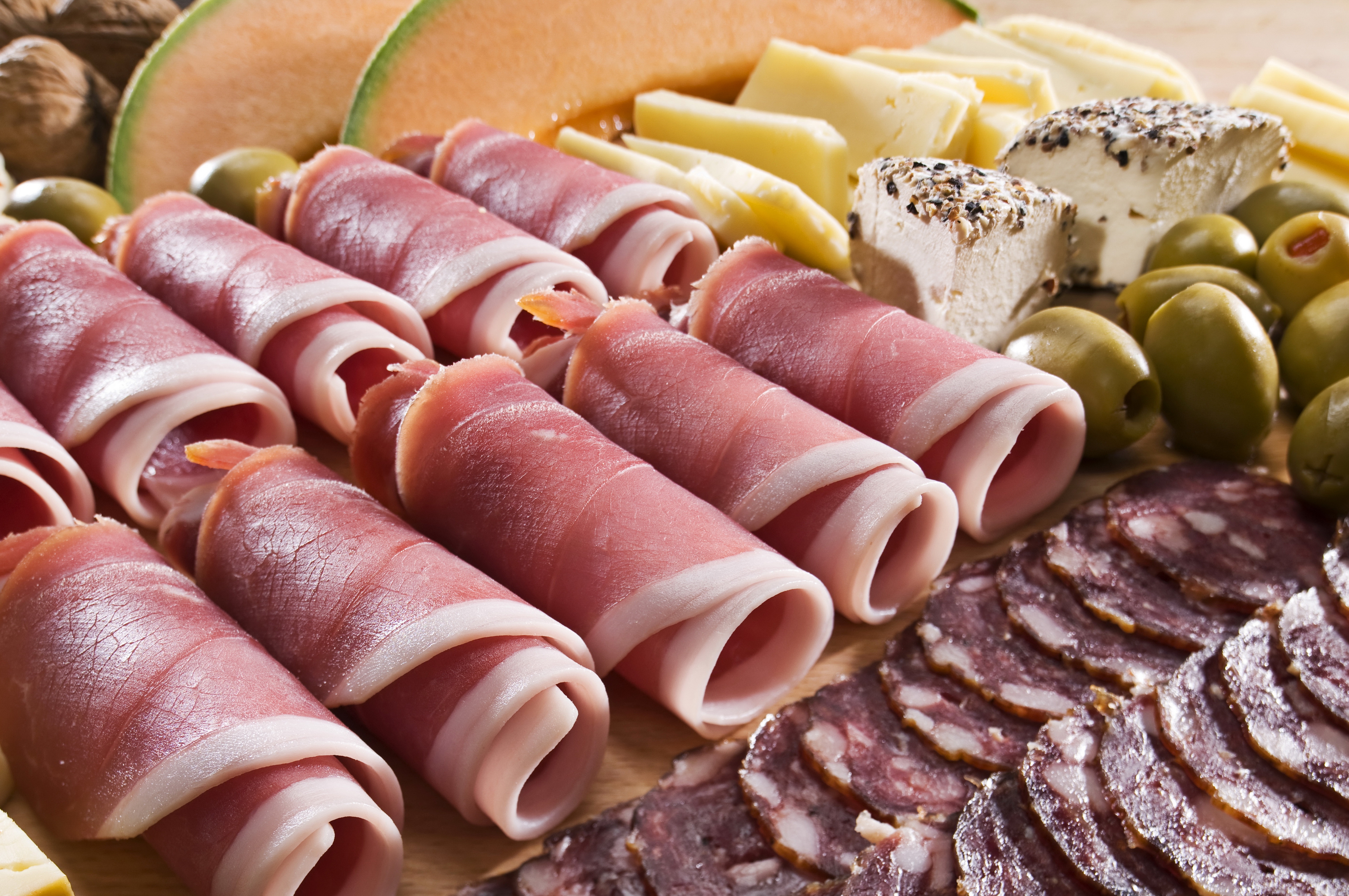 Wallpaper, food, meal, tasty, cuisine, dish, human action, charcuterie, salt cured meat, kielbasa, animal source foods, sliced, satisfying, bratwurst, vienna sausage 5184x3443