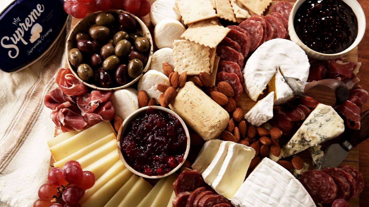 Ultimate Holiday Cheese Board To Make A Holiday Cheese Board
