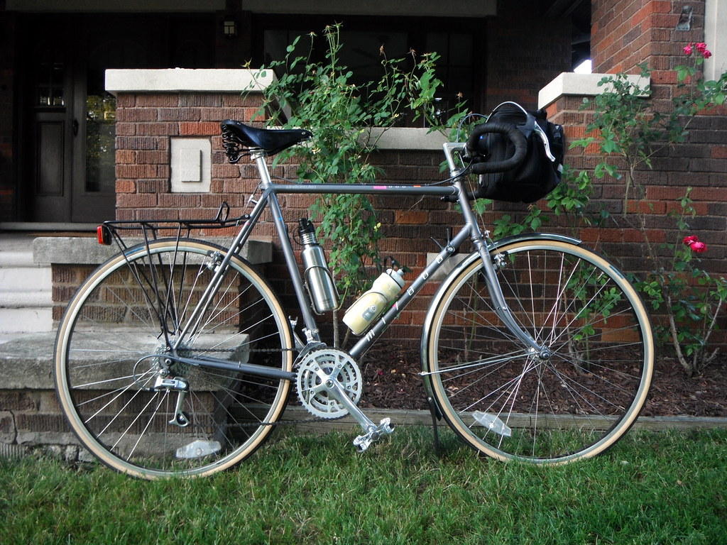 Miyata 1000 LT. Here's the whole bike, Mike. Install y