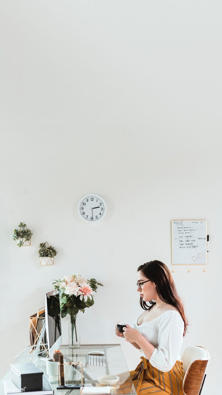 Businesswoman with a cup of coffee in the office / McKinsey. Business women, Boss lady, Coffee photography