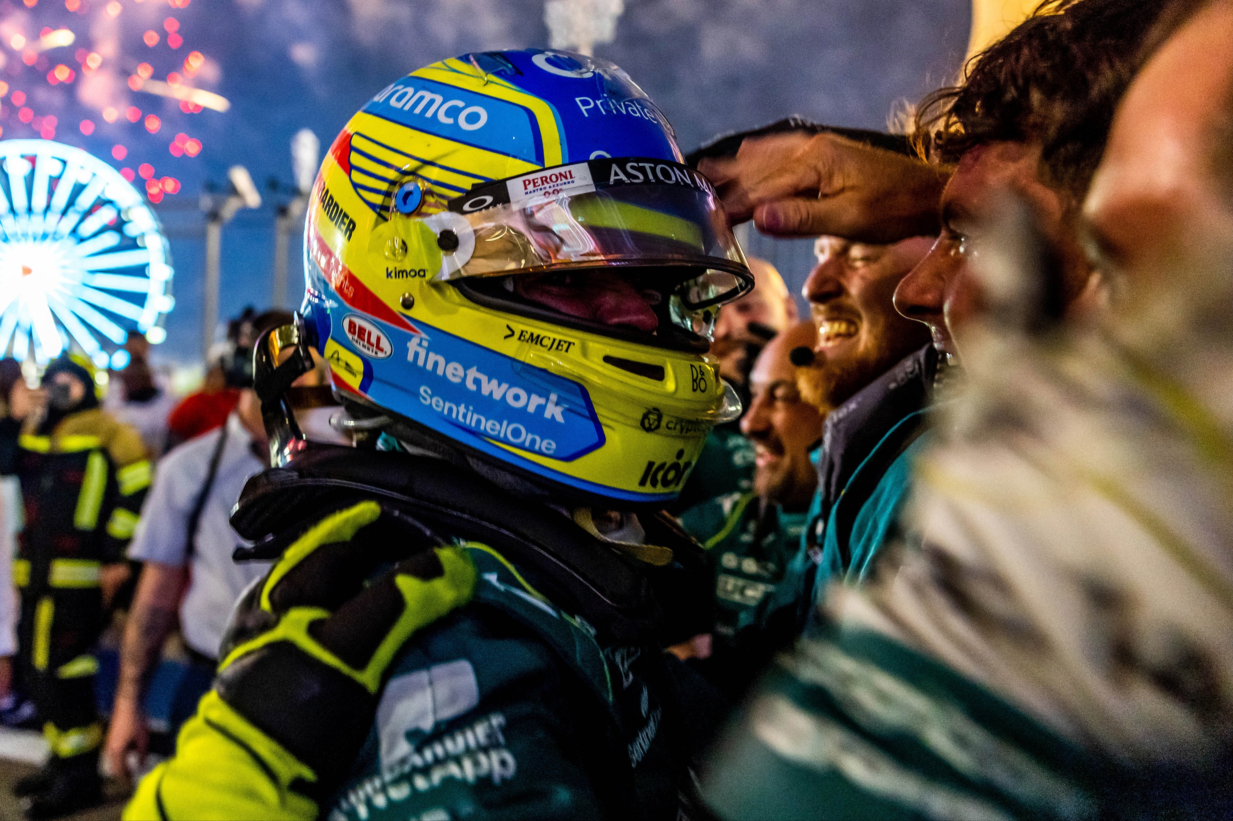 Fernando Alonso (Aston Martin) celebrates 3rd place finish with team members, 2023 Bahrain GP [4000x2666]