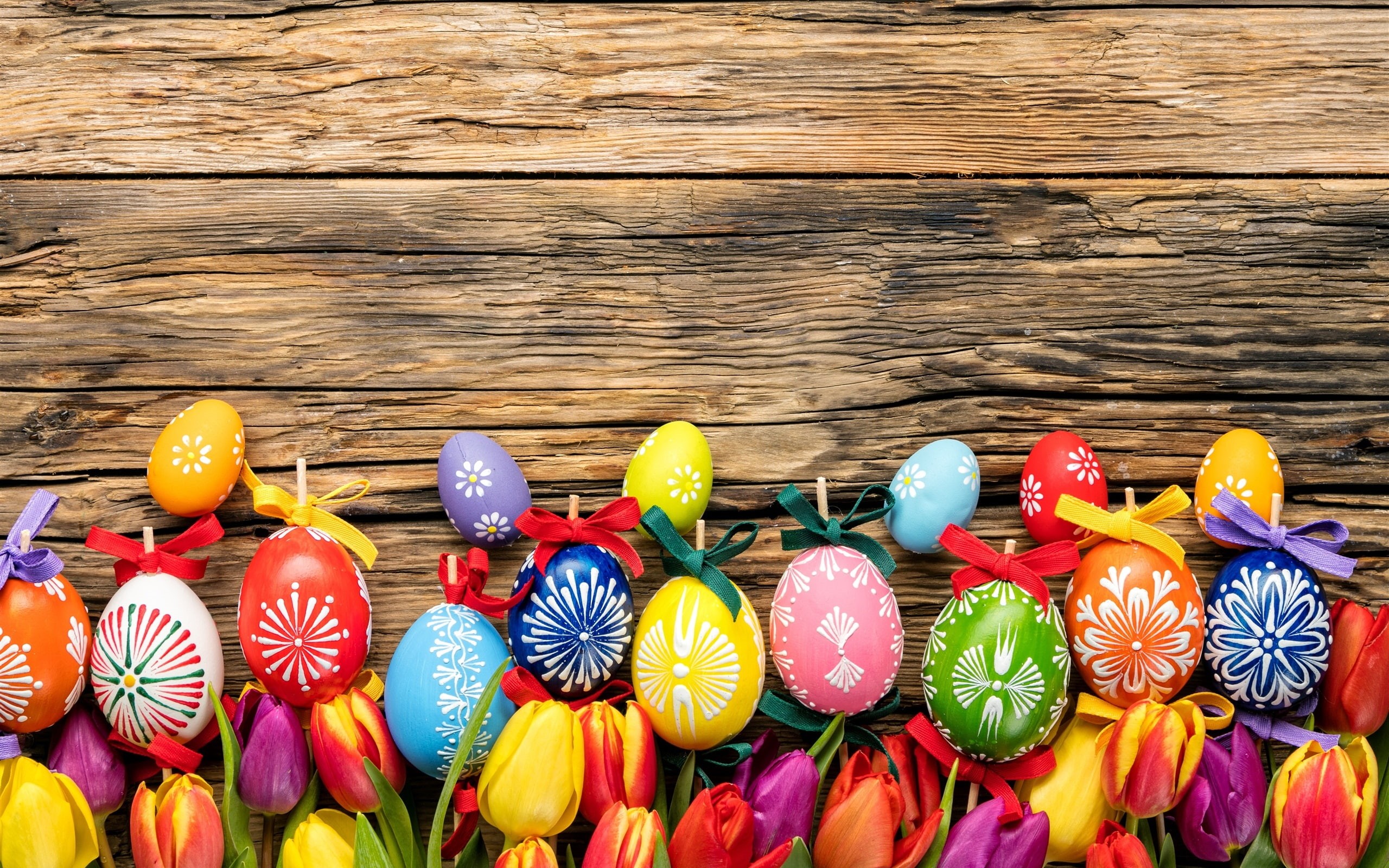 Wallpaper / Eggs, Flowers, Easter, 2K, Tulips, Happy, Wood, Board, Colorful free download