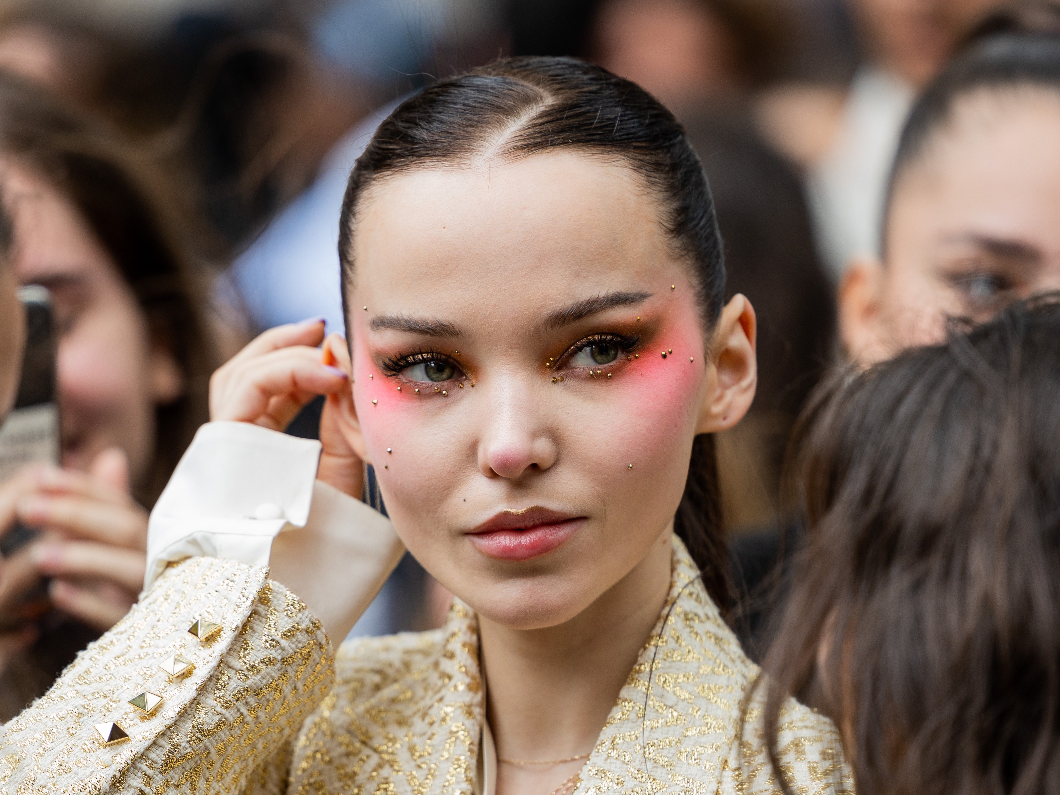 Dove Cameron Looks Unrecognizable With A Dip Dyed Yellow Bob And Bangs