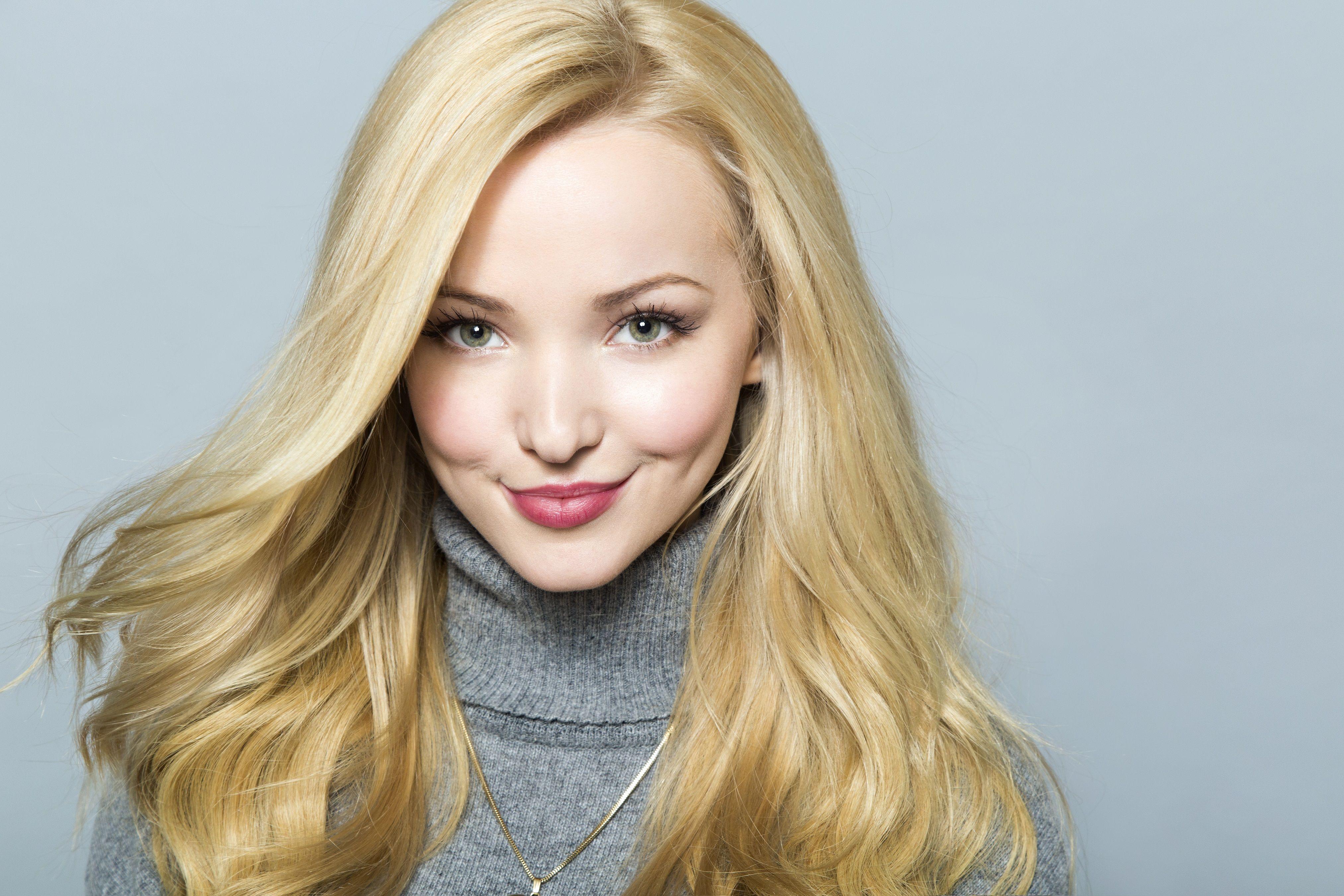 Dove Cameron Wallpaper