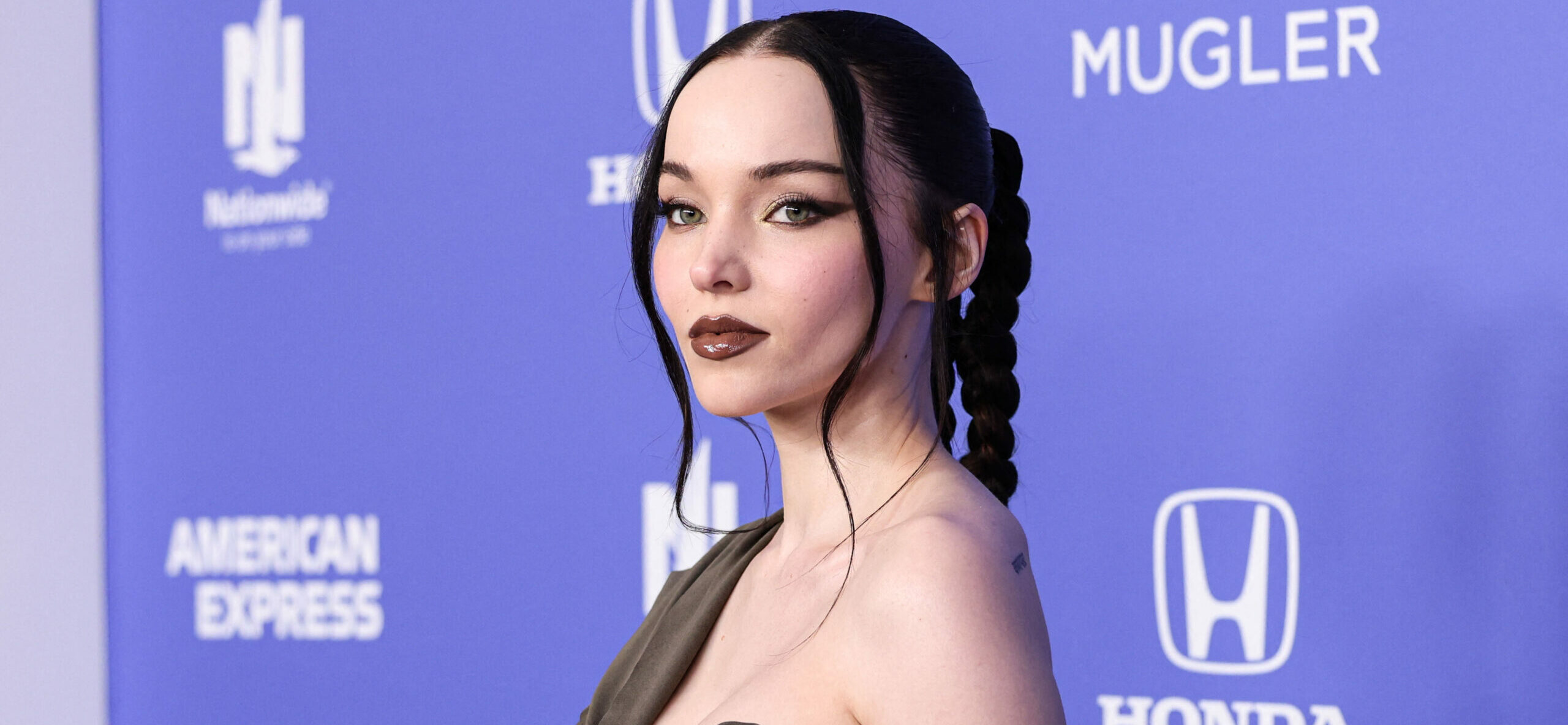 Dove Cameron Archives