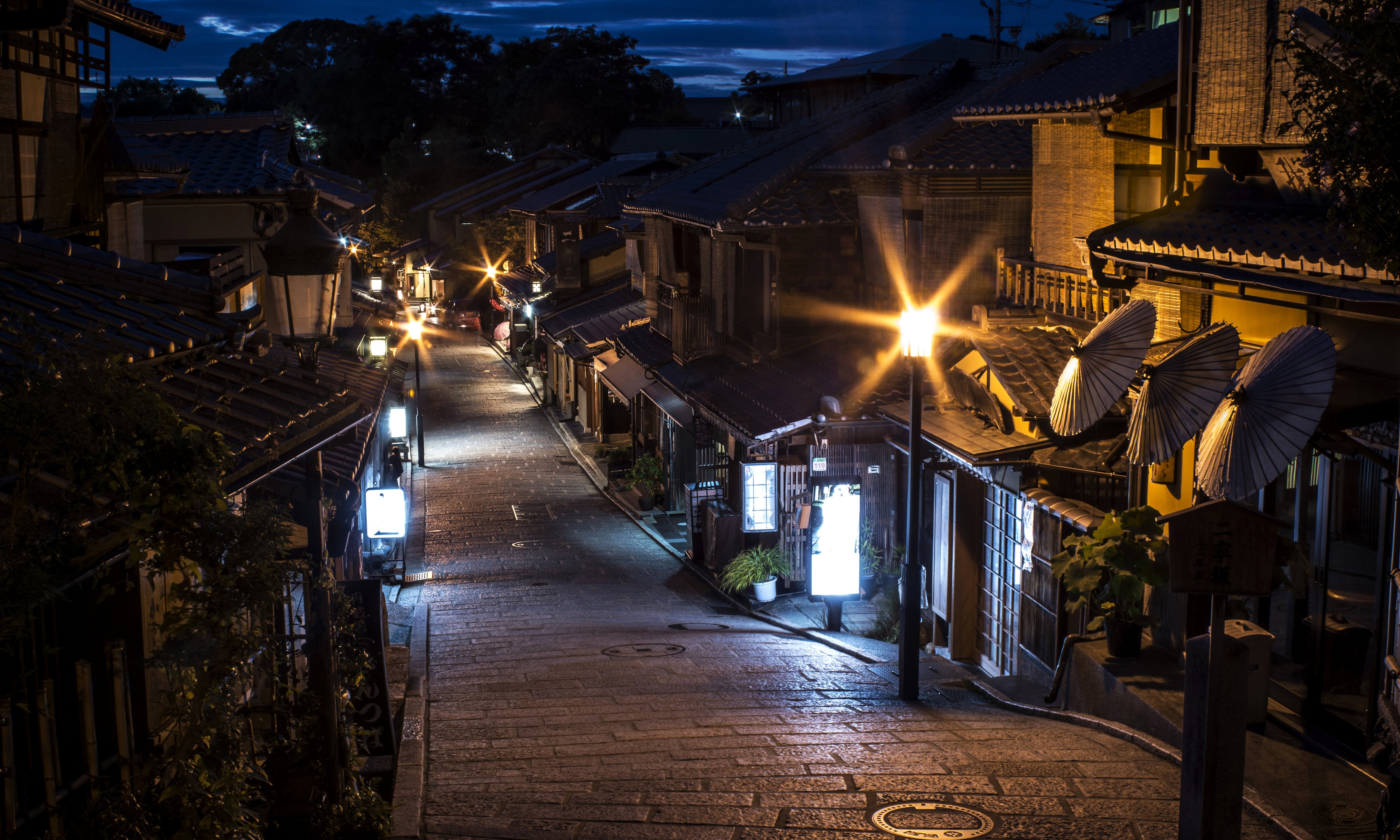 Japan Houses Street Night Street lights Kyoto Cities wallpaperx2400