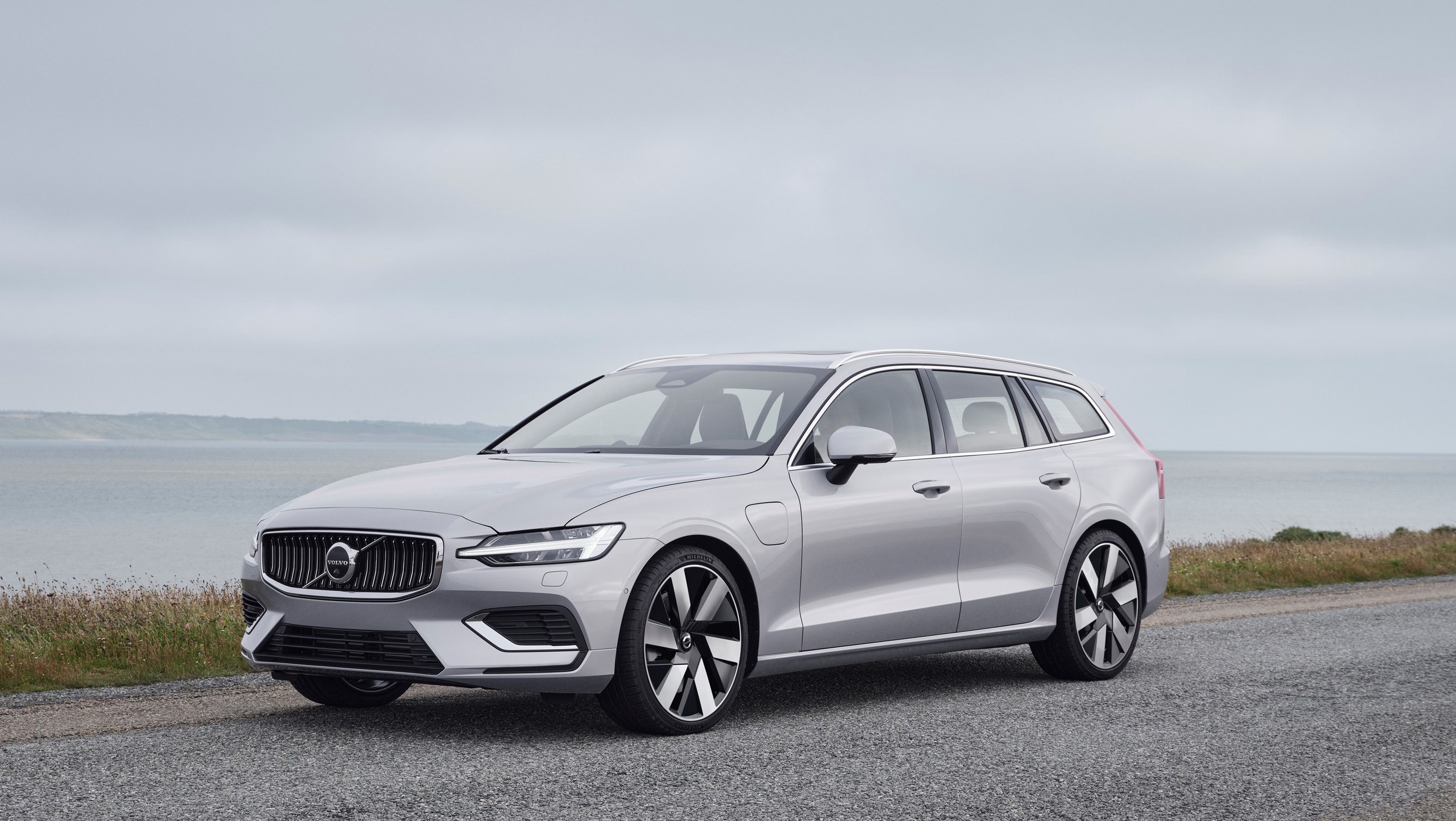 2023 Volvo S60 B5 Ultimate Dark Theme 4dr All Wheel Drive Sedan, Trim Details, Reviews, Prices, Specs, Photo And Incentives