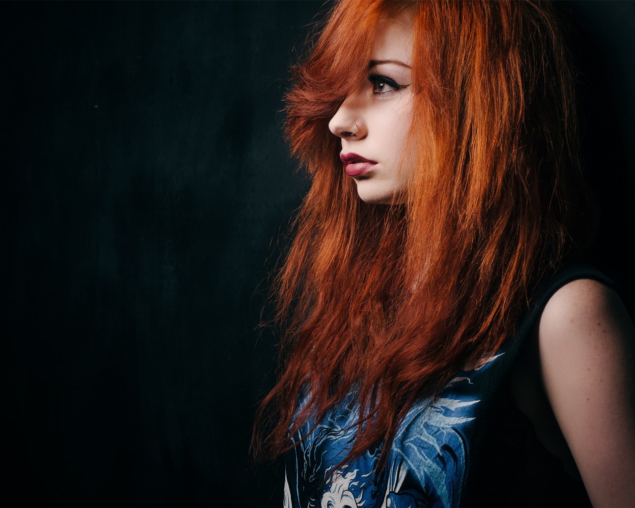 Wallpaper Red hair girl, side view, eyes, look 2560x1600 HD Picture, Image