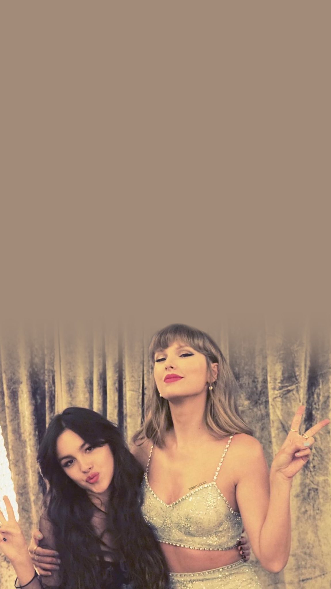 Taylor Swift wallpaper swift x olivia rodrigo wallpaper / lockscreens #TaylorSwift #sour #OliviaRodrigo #RedTaylorsVersion