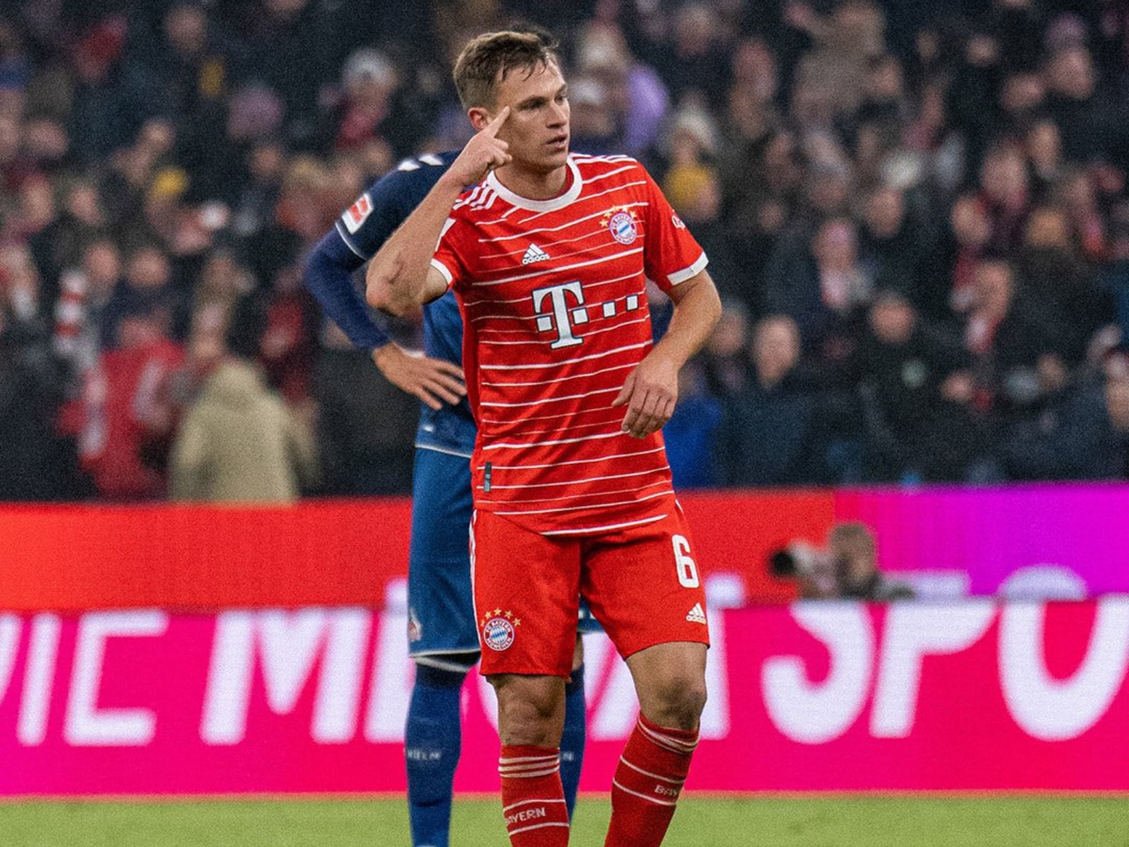 Bundesliga: Late Joshua Kimmich Stunner Saves Point for Bayern Munich against Cologne